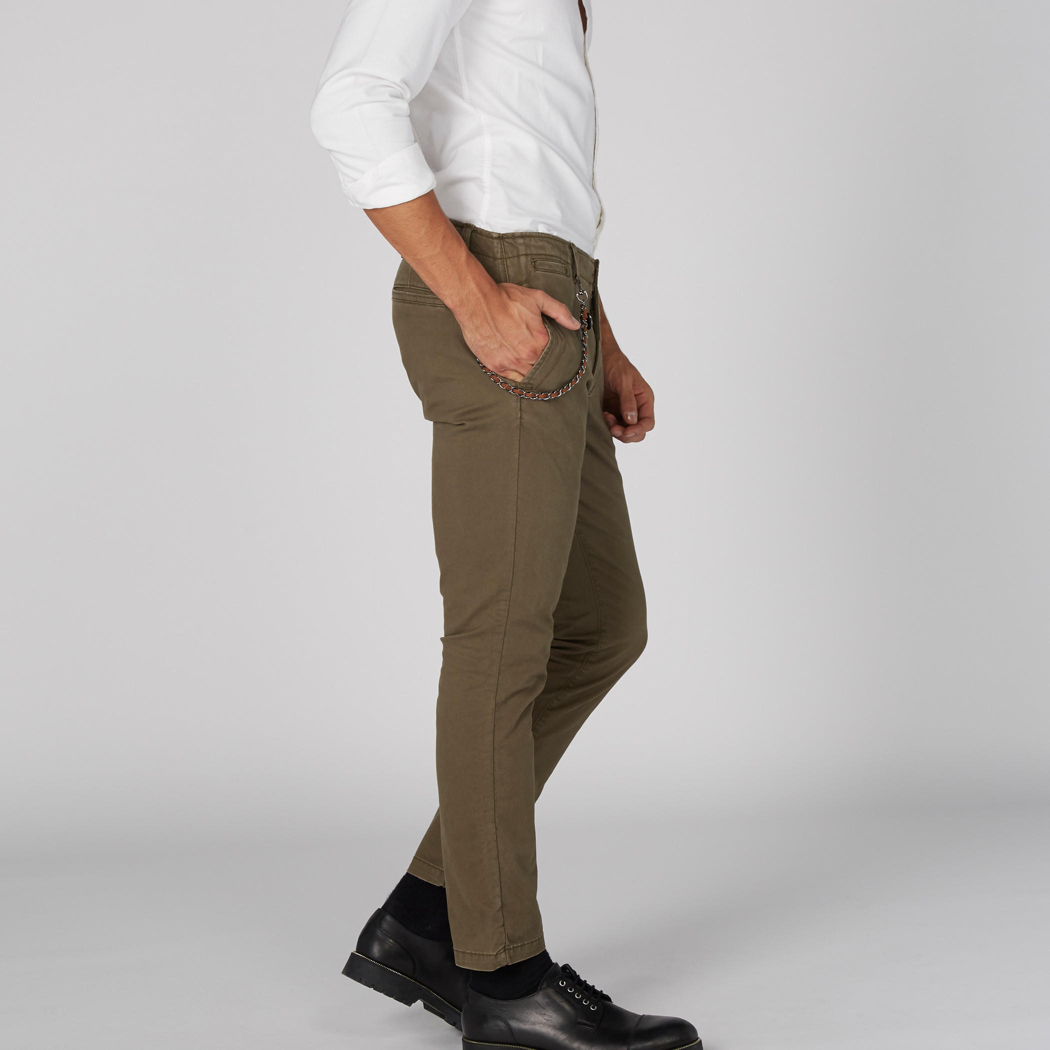 بنطال شينو طويل بزر إغلاق وجيوب-men-clothing-bottoms-trousersandchinos-trousers-image-3