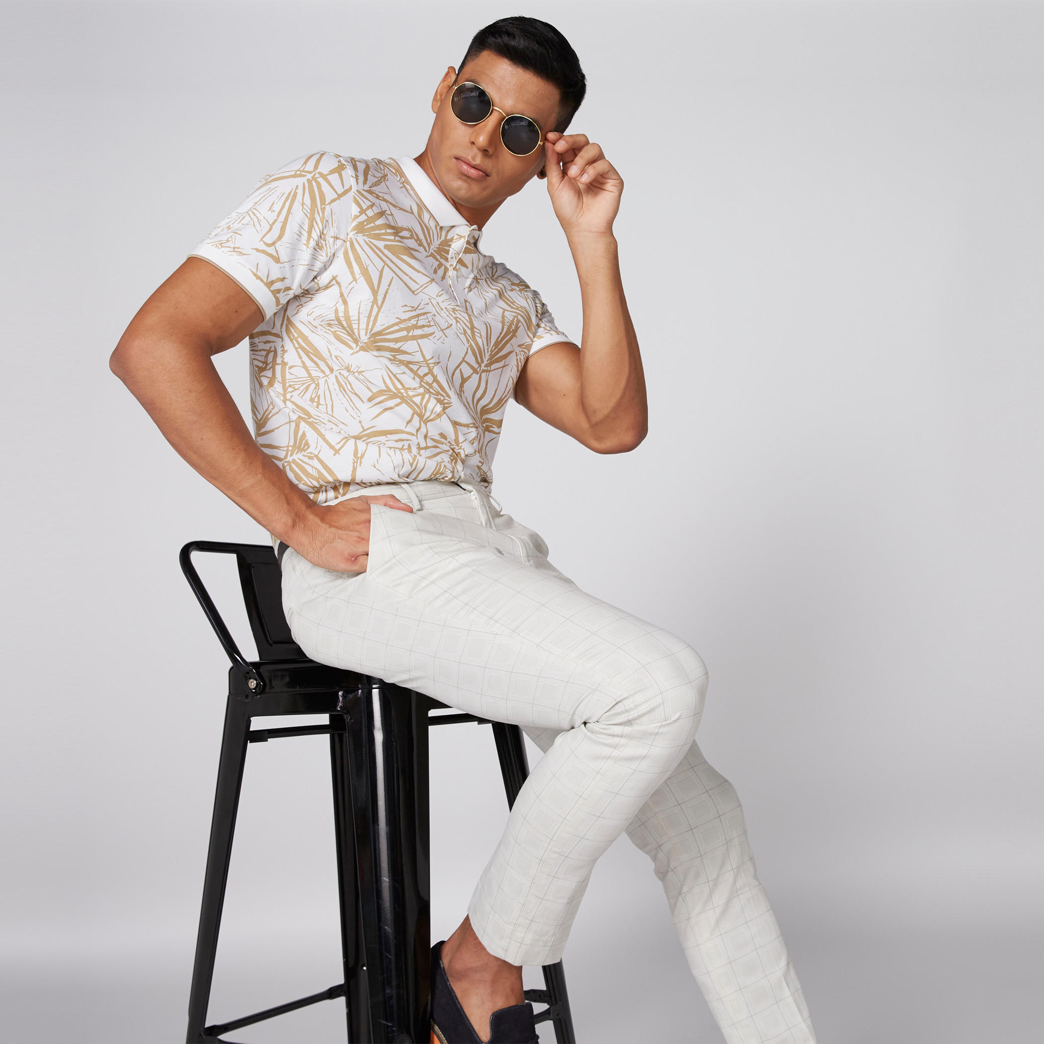 بنطال شينو كاروهات طويل بزر إغلاق وجيوب-men-clothing-bottoms-trousersandchinos-trousers-image-1