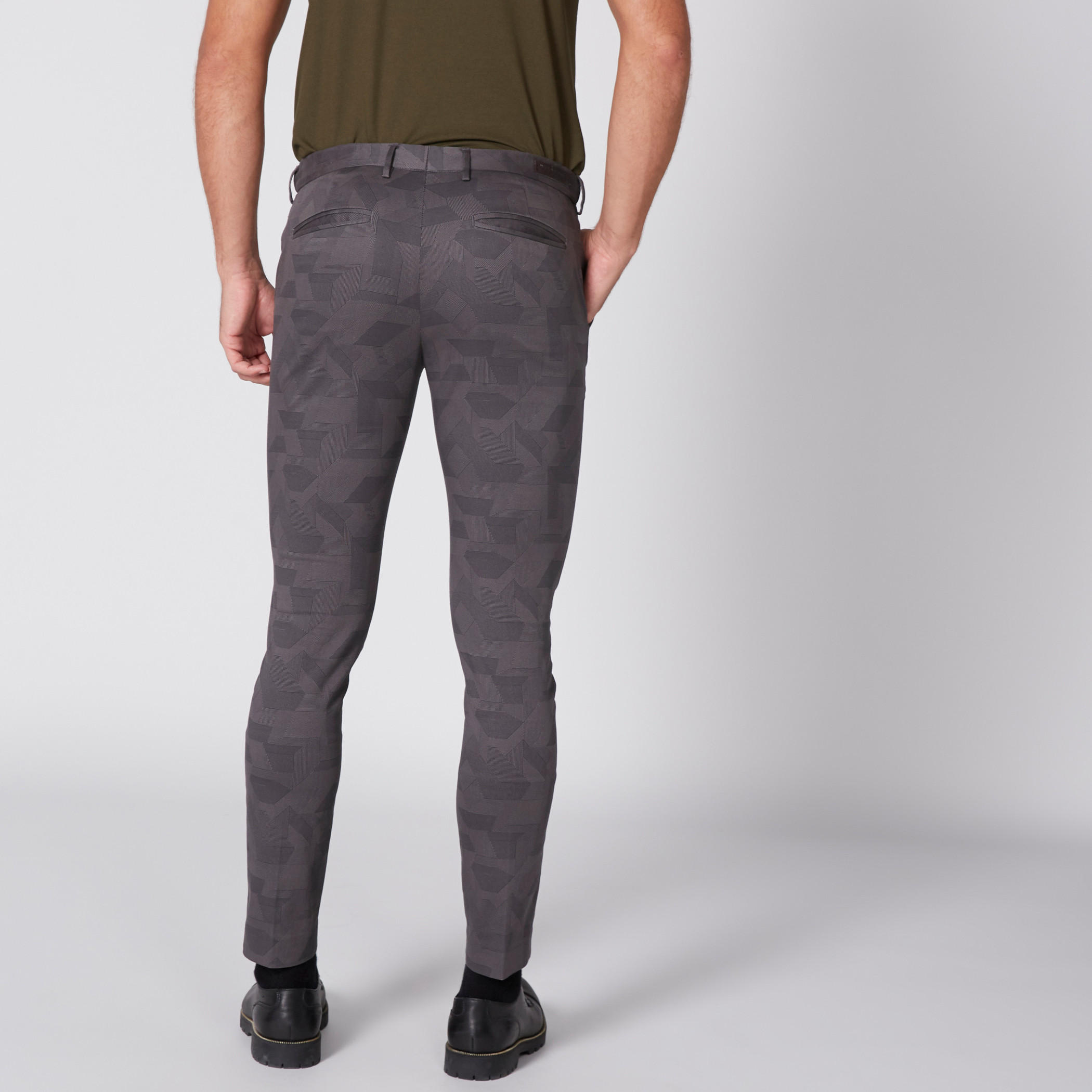 بنطال شينو طويل بطبعات وجيوب-men-clothing-bottoms-trousersandchinos-trousers-image-5