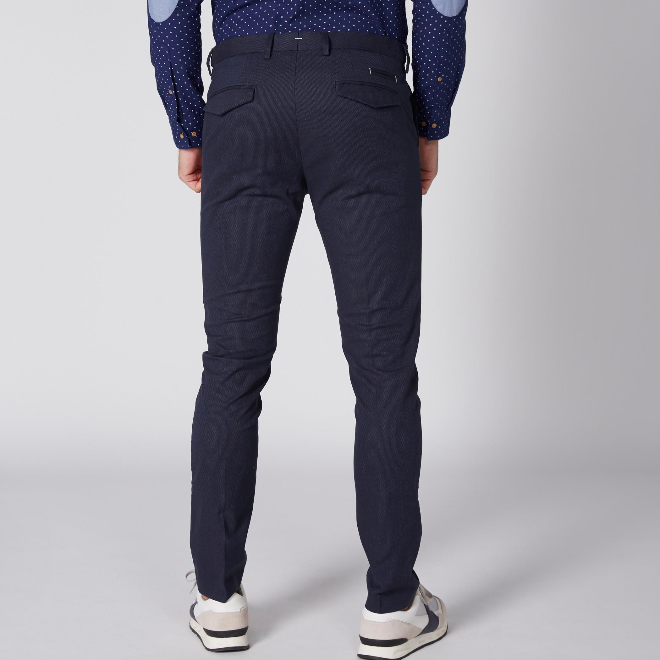 بنطال طويل بارز الملمس بزر إغلاق وجيوب-men-clothing-bottoms-trousersandchinos-trousers-image-5