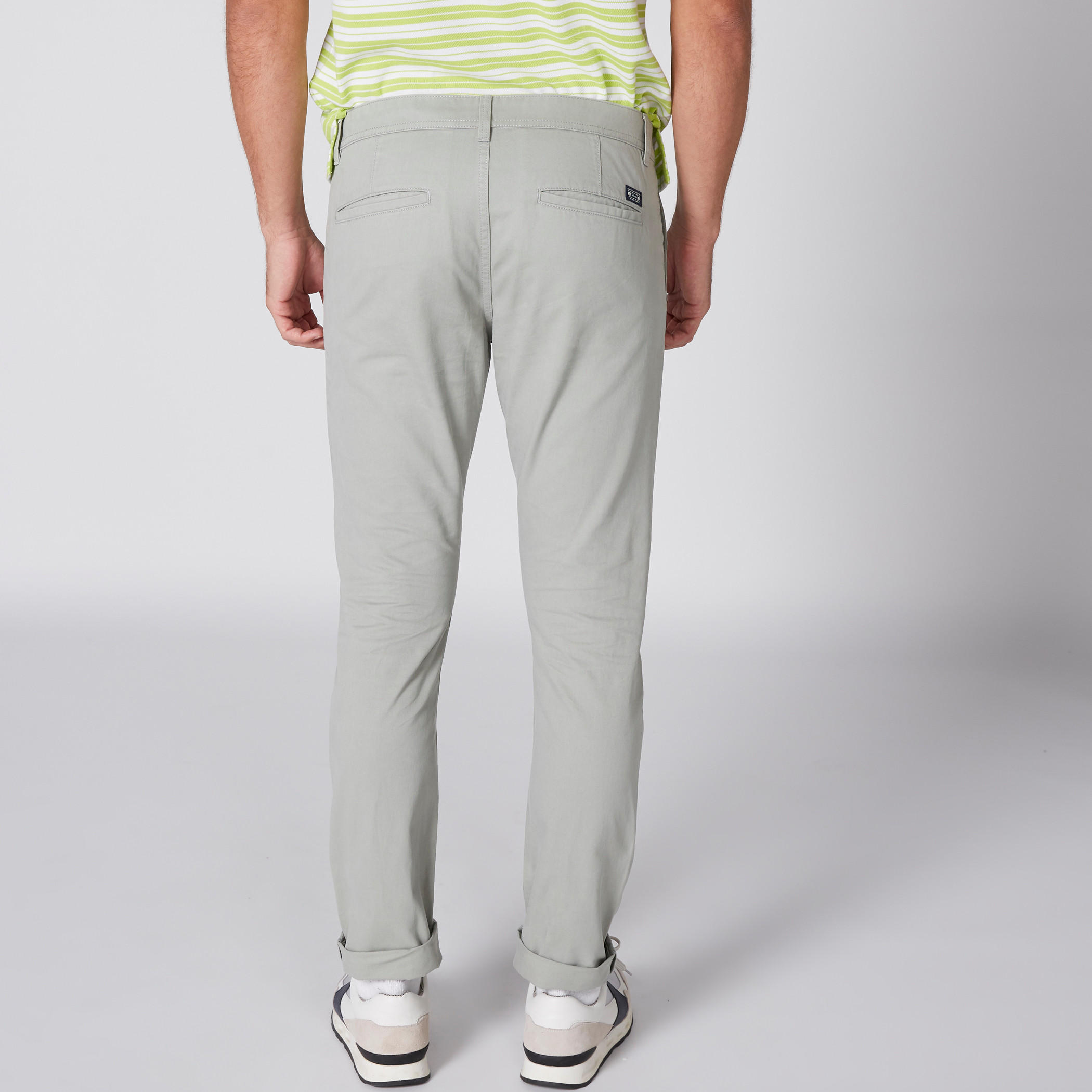بنطال شينو طويل بقصّة ضيّقة وجيوب-men-clothing-bottoms-trousersandchinos-trousers-image-3