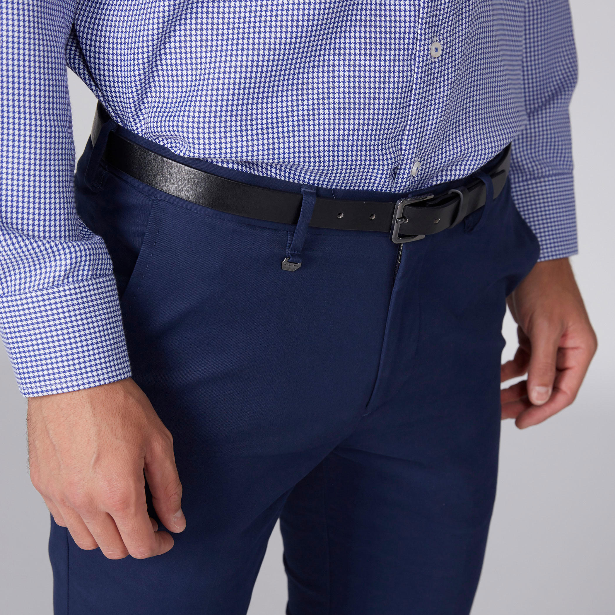بنطال طويل بقصّة ضيّقة-men-clothing-bottoms-trousersandchinos-trousers-image-3