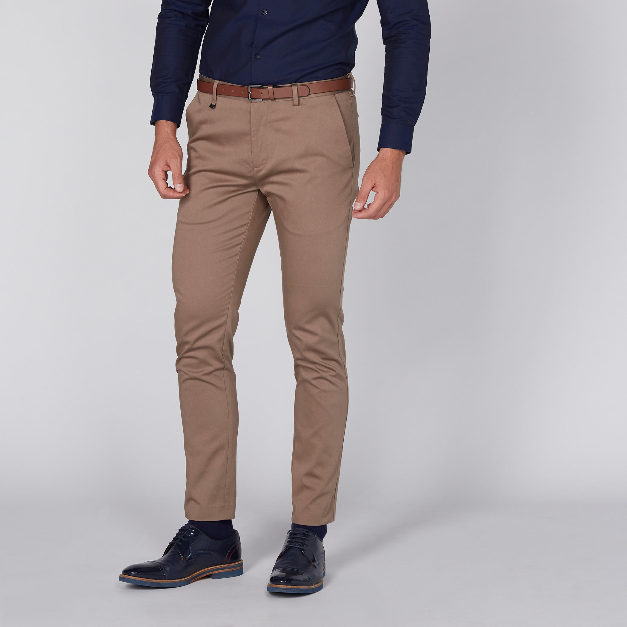 بنطال طويل بقصّة ضيّقة-men-clothing-bottoms-trousersandchinos-trousers-image-2