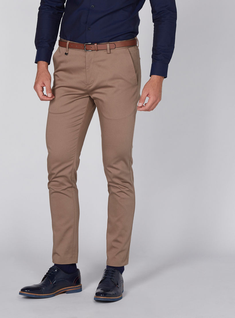 بنطال طويل بقصّة ضيّقة-men-clothing-bottoms-trousersandchinos-trousers-image-2