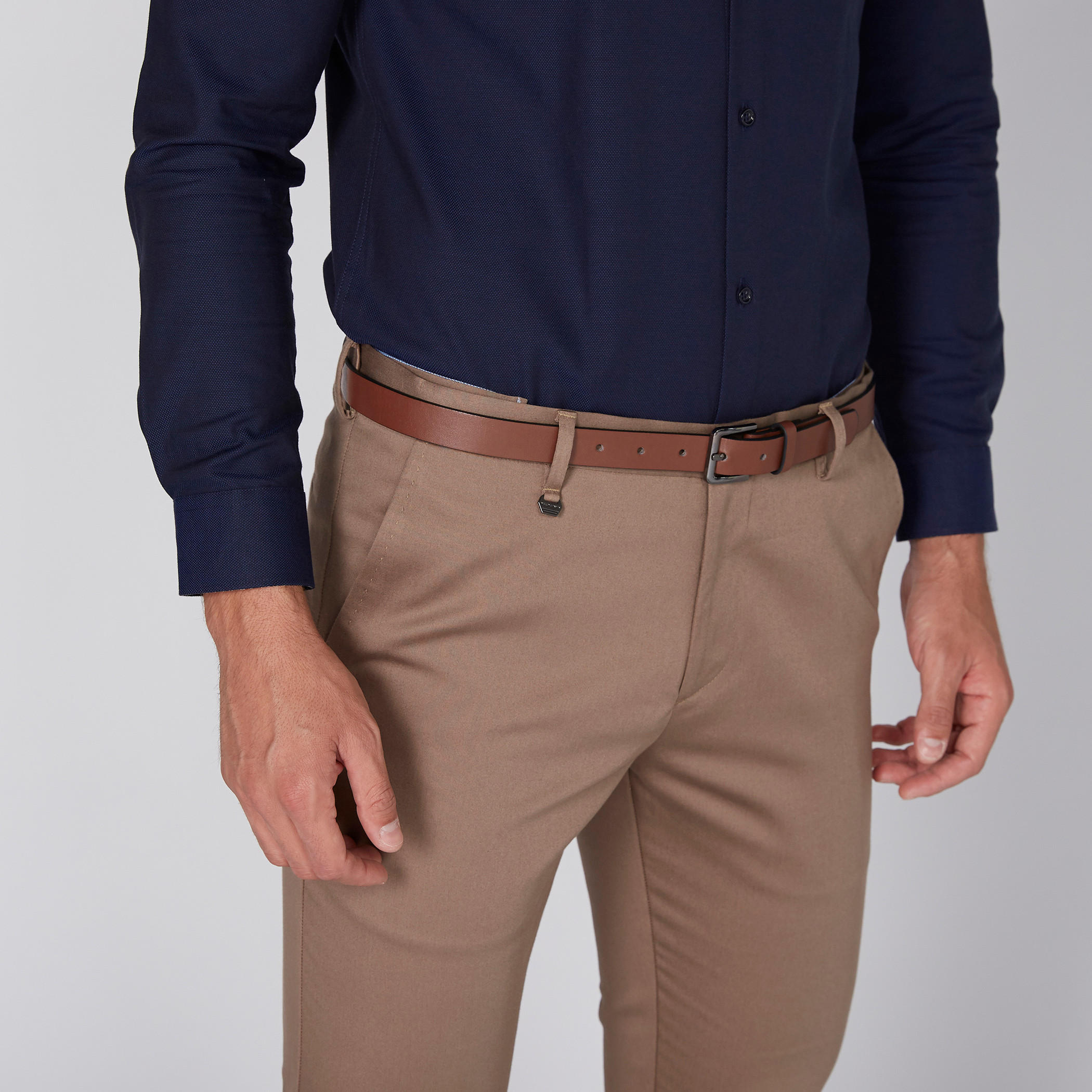 بنطال طويل بقصّة ضيّقة-men-clothing-bottoms-trousersandchinos-trousers-image-4