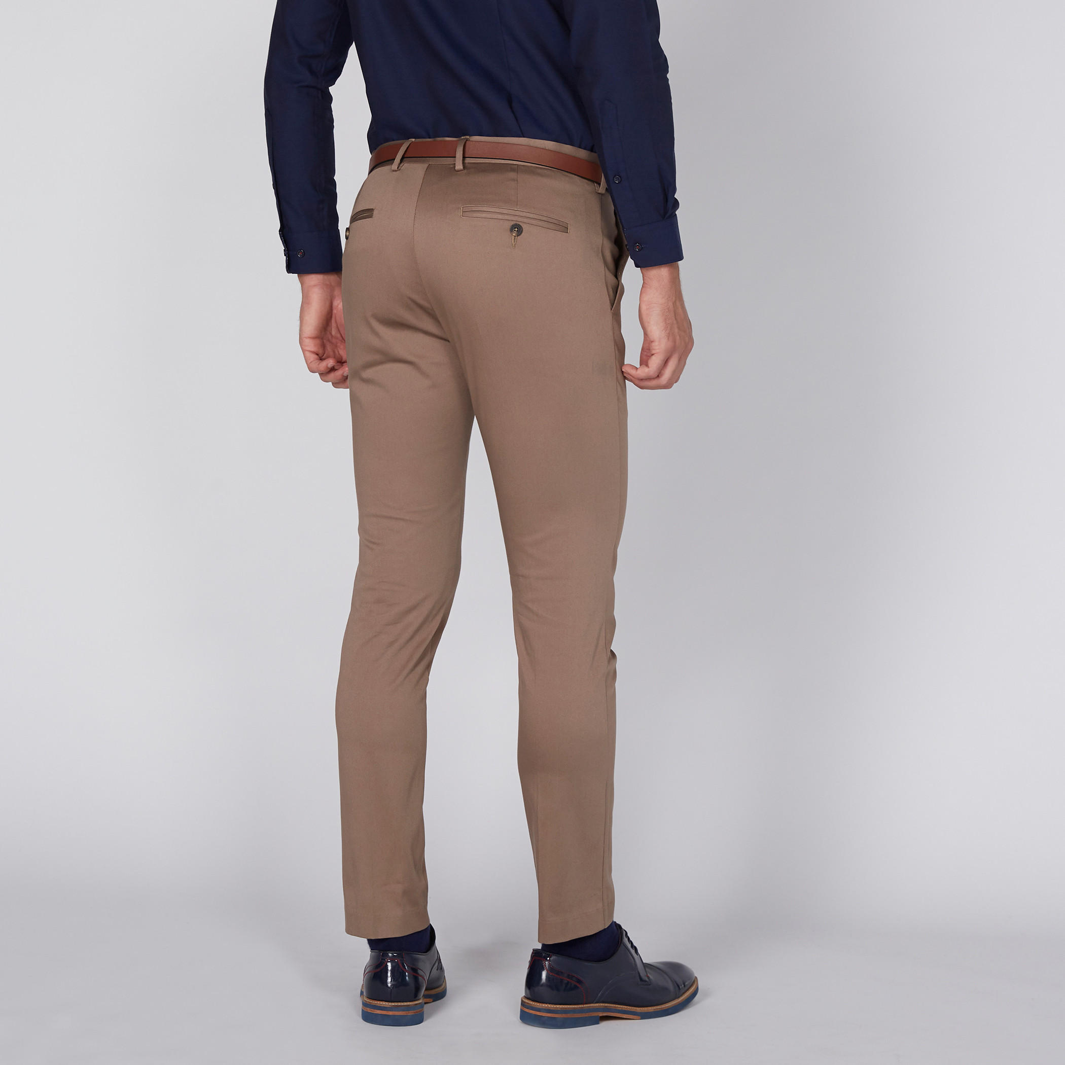 بنطال طويل بقصّة ضيّقة-men-clothing-bottoms-trousersandchinos-trousers-image-5