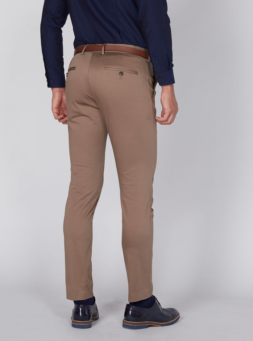 بنطال طويل بقصّة ضيّقة-men-clothing-bottoms-trousersandchinos-trousers-image-5