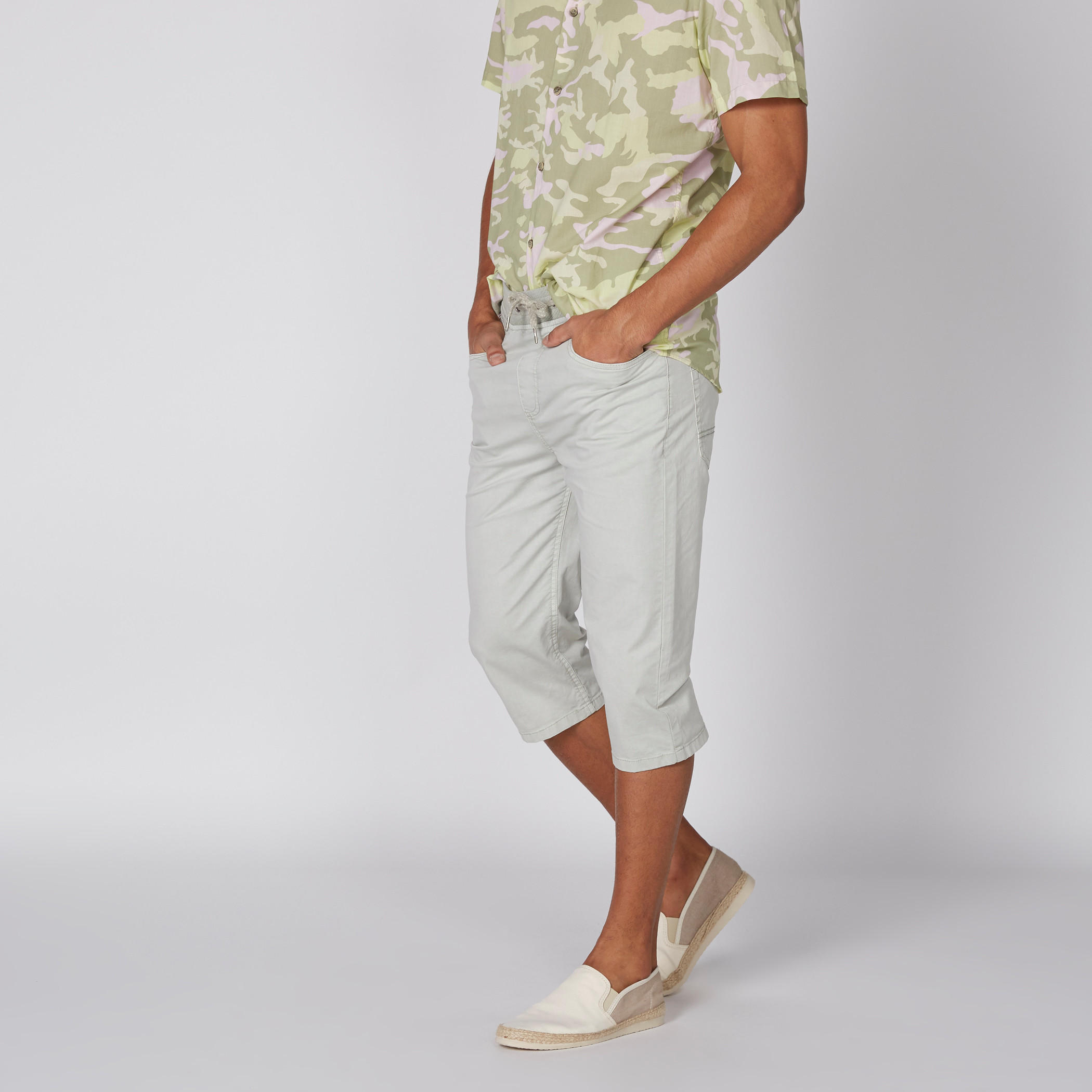 شورت بجيوب وخصر مطّاطي ورباط-men-clothing-bottoms-shorts-image-4