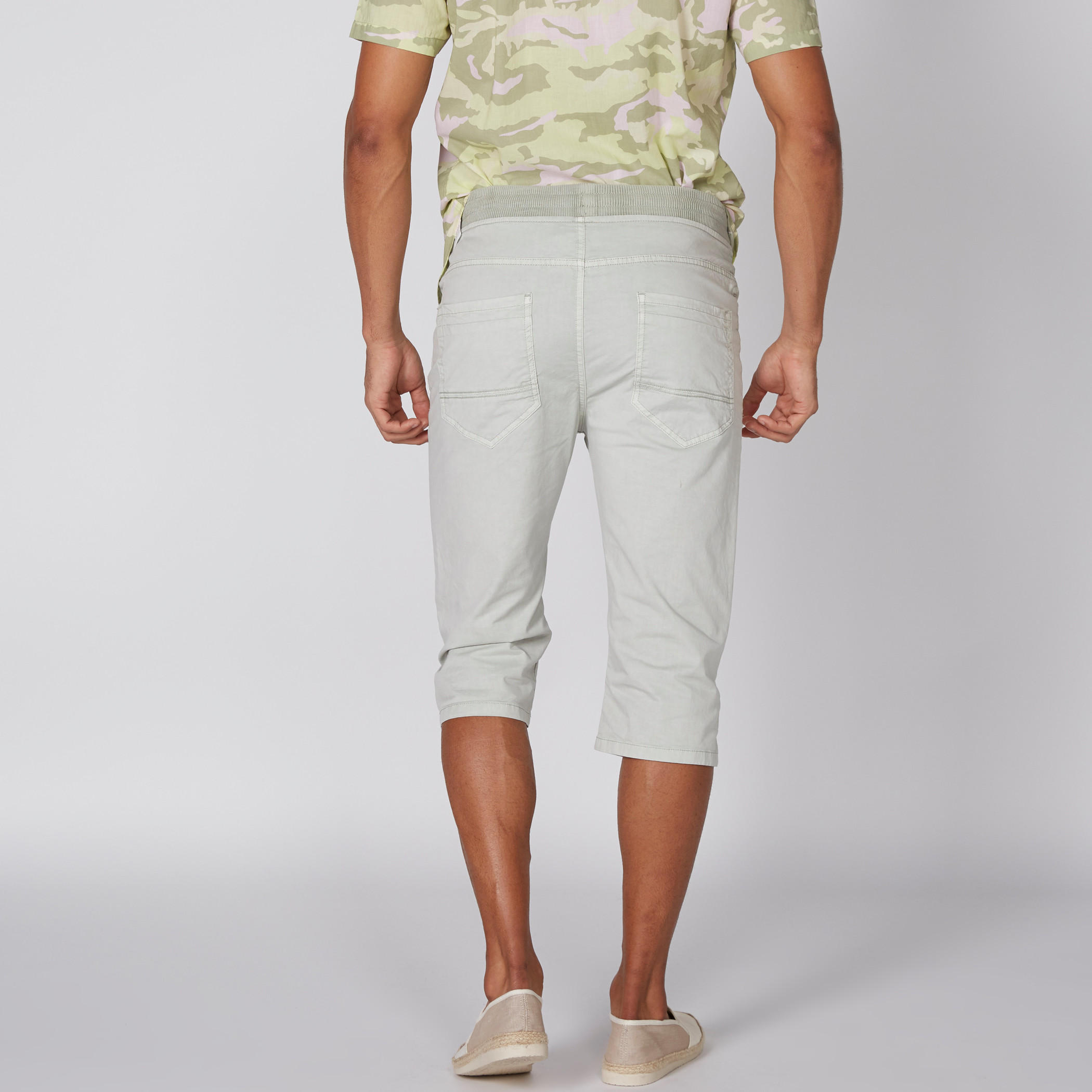 شورت بجيوب وخصر مطّاطي ورباط-men-clothing-bottoms-shorts-image-5