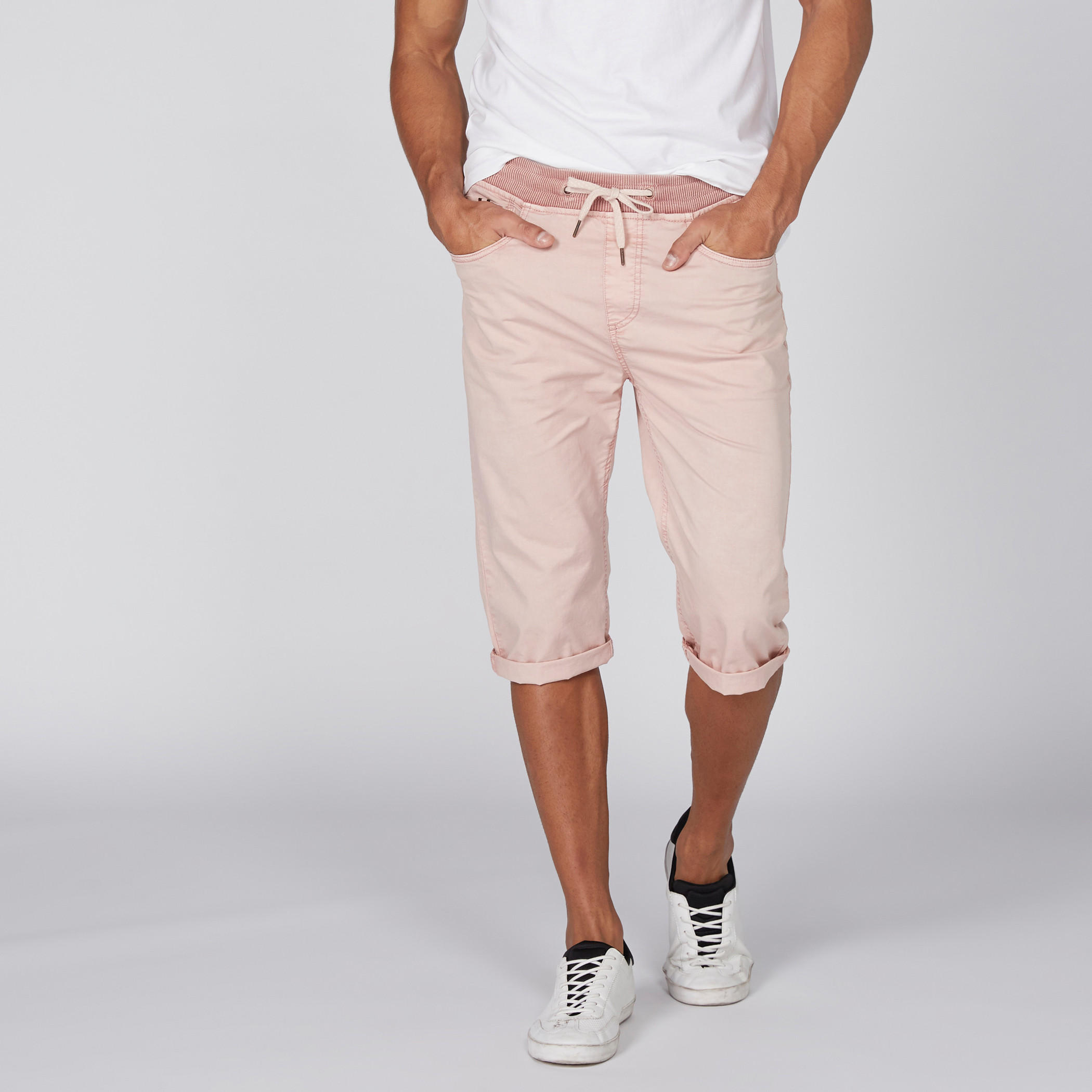 شورت بجيوب وخصر مضلع متوسط الارتفاع-men-clothing-bottoms-shorts-image-1
