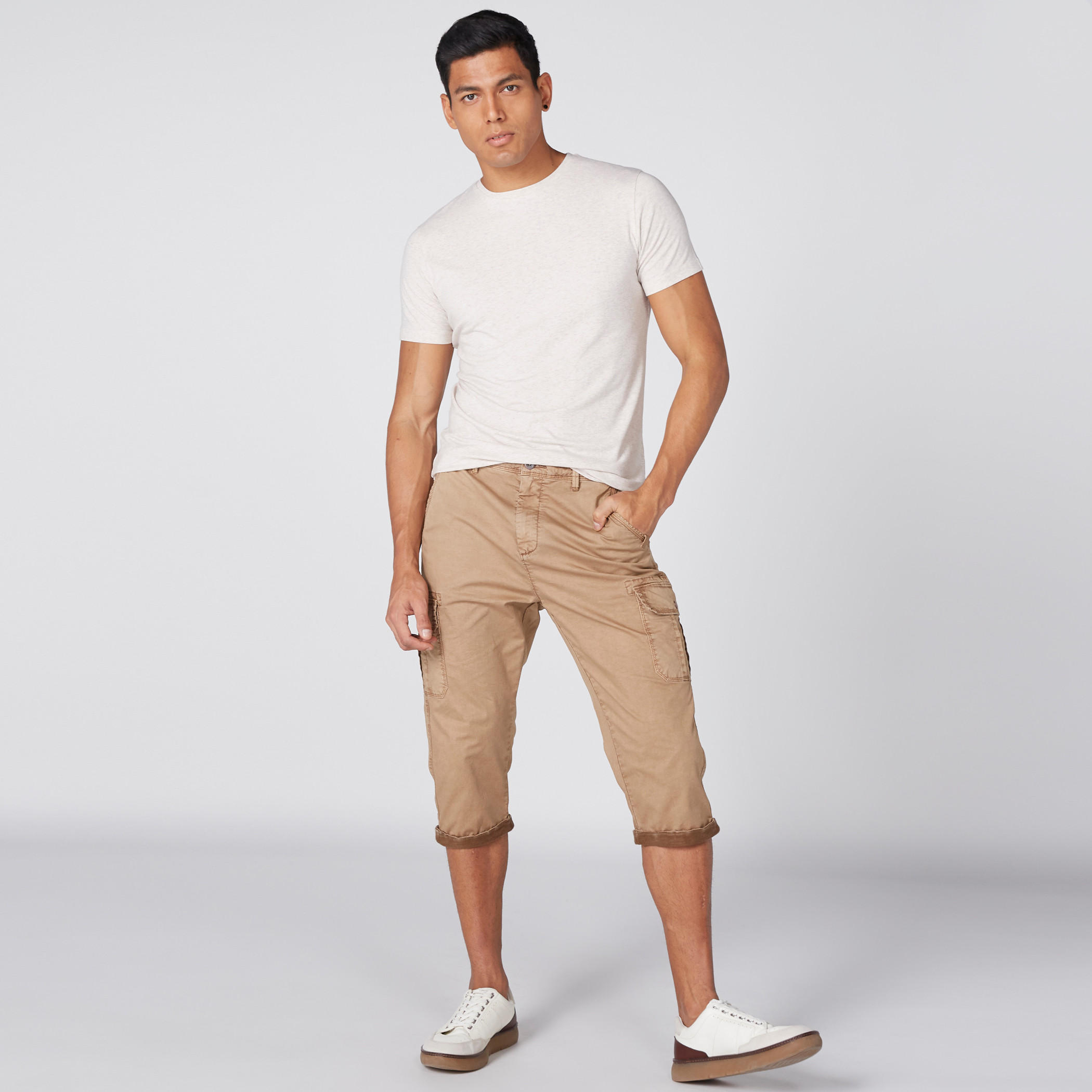 بنطال كارجو 3/4 بزر إغلاق وجيوب-men-clothing-bottoms-shorts-image-5