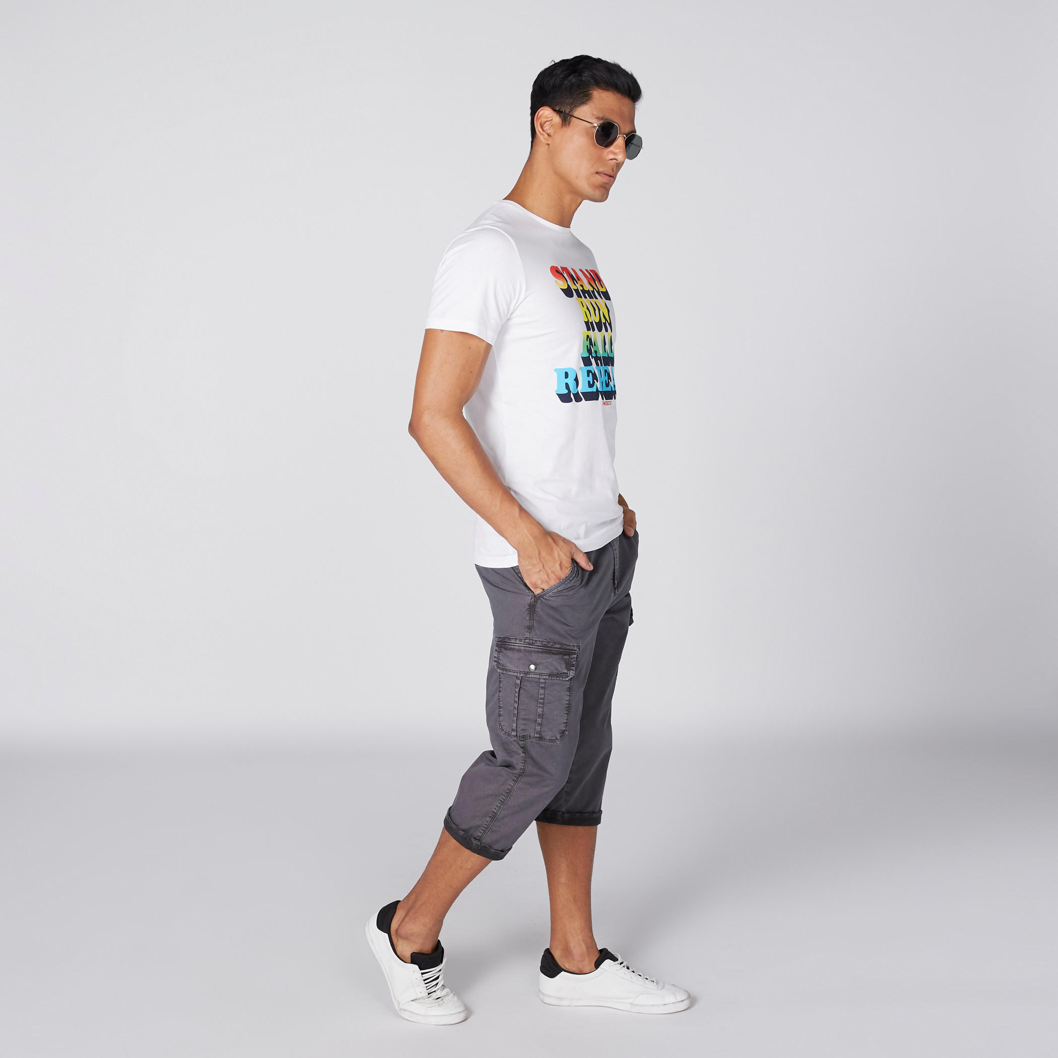 بنطال كارجو 3/4 بزر إغلاق وجيوب-men-clothing-bottoms-trousersandchinos-trousers-image-1