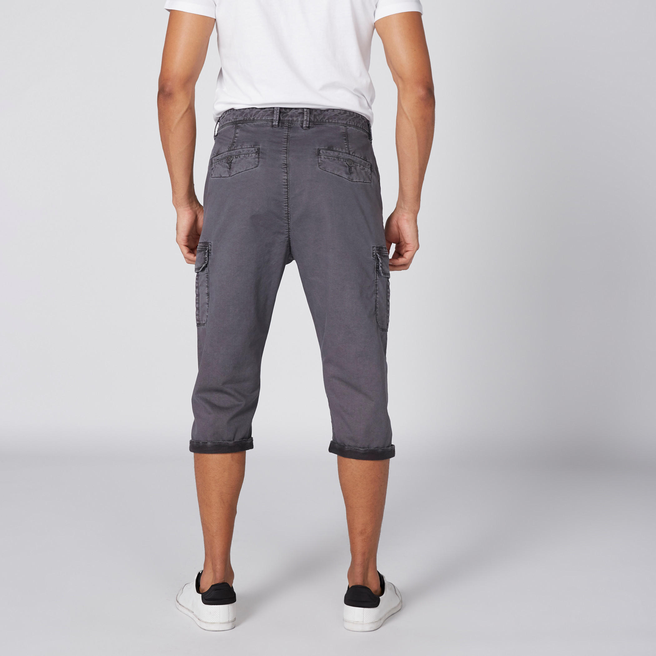 بنطال كارجو 3/4 بزر إغلاق وجيوب-men-clothing-bottoms-trousersandchinos-trousers-image-5
