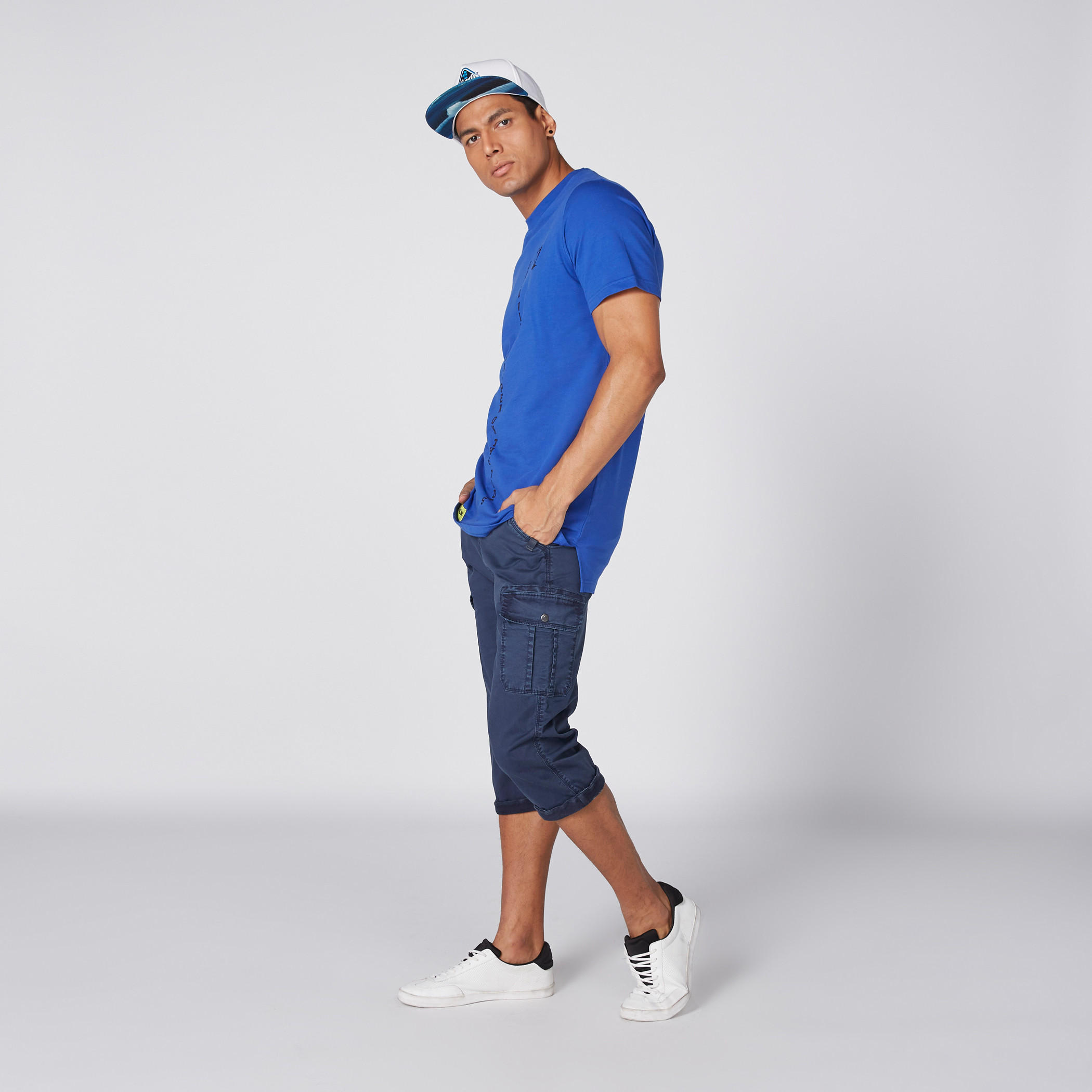 بنطال 3/4 بزر إغلاق وجيوب-men-clothing-bottoms-shorts-image-1