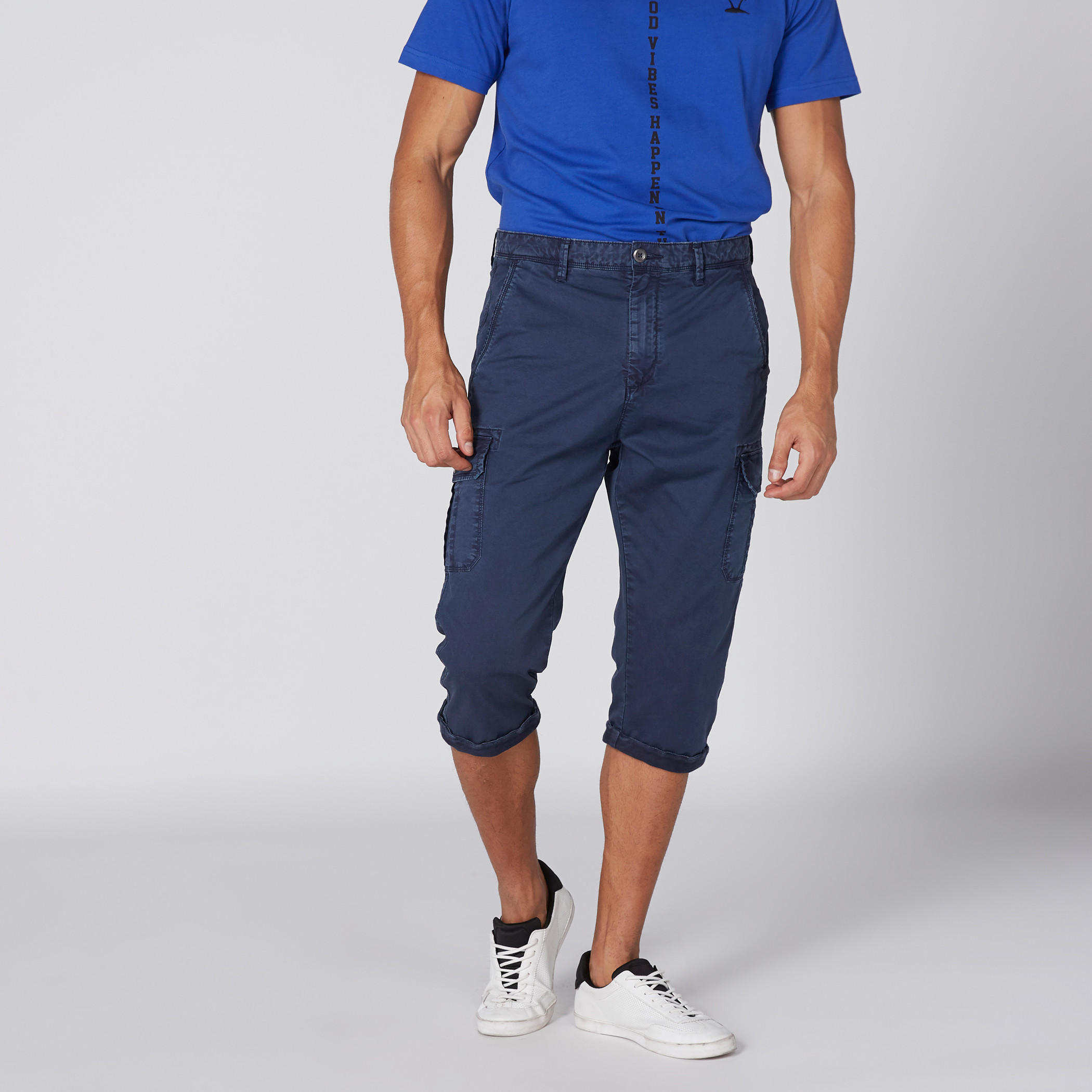 بنطال 3/4 بزر إغلاق وجيوب-men-clothing-bottoms-shorts-image-3