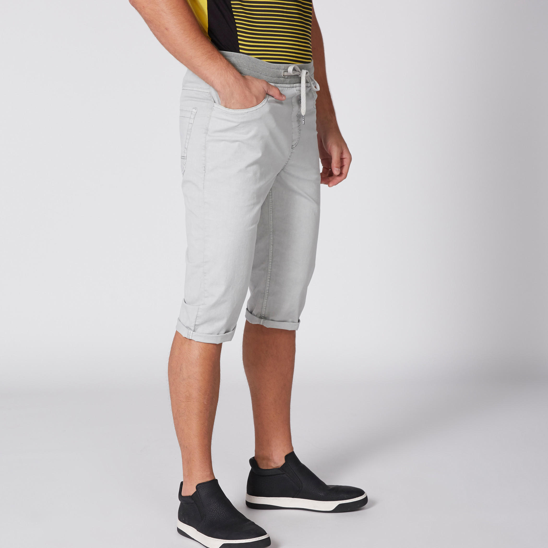 شورت منسوج بخصر مضلع وجيوب-men-clothing-bottoms-shorts-image-4