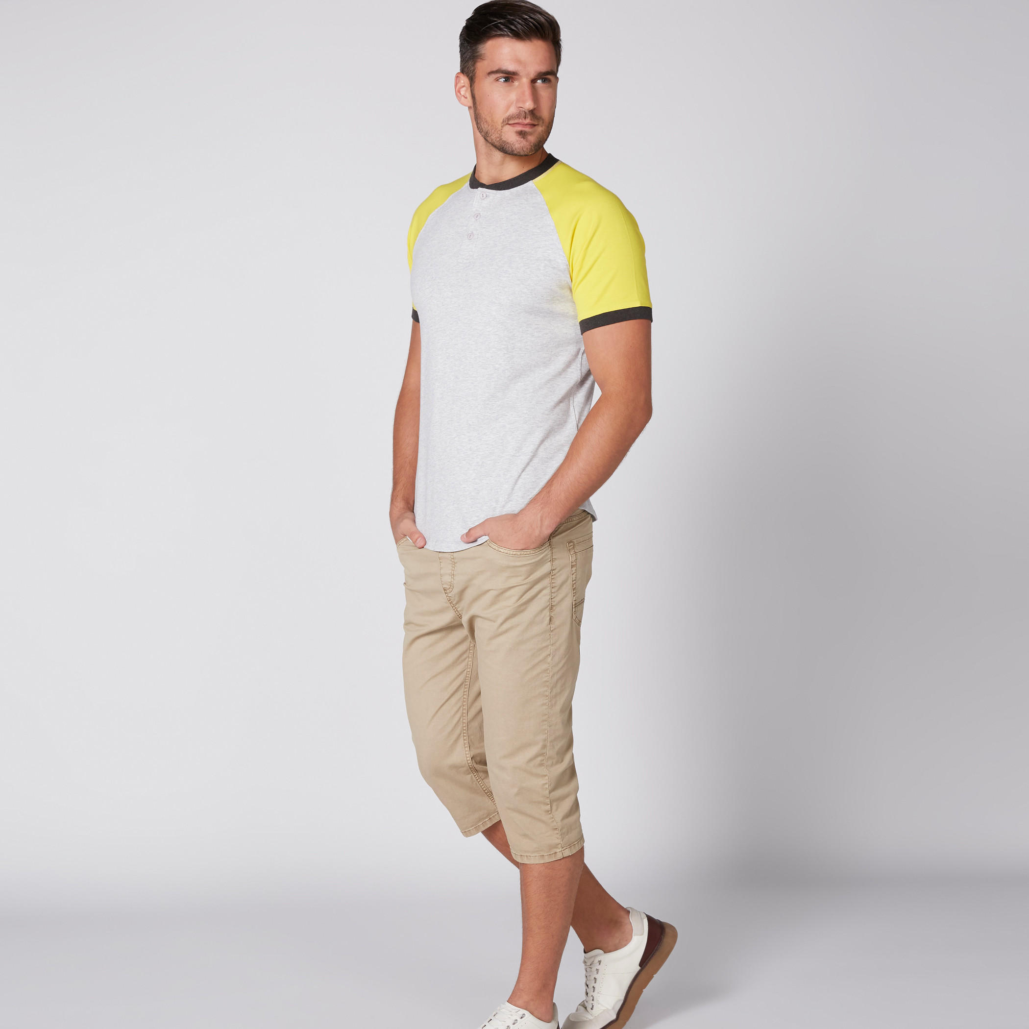 بنطال بطول 3/4 بخصر مطّاطي وجيوب ورباط-men-clothing-bottoms-trousersandchinos-trousers-image-3
