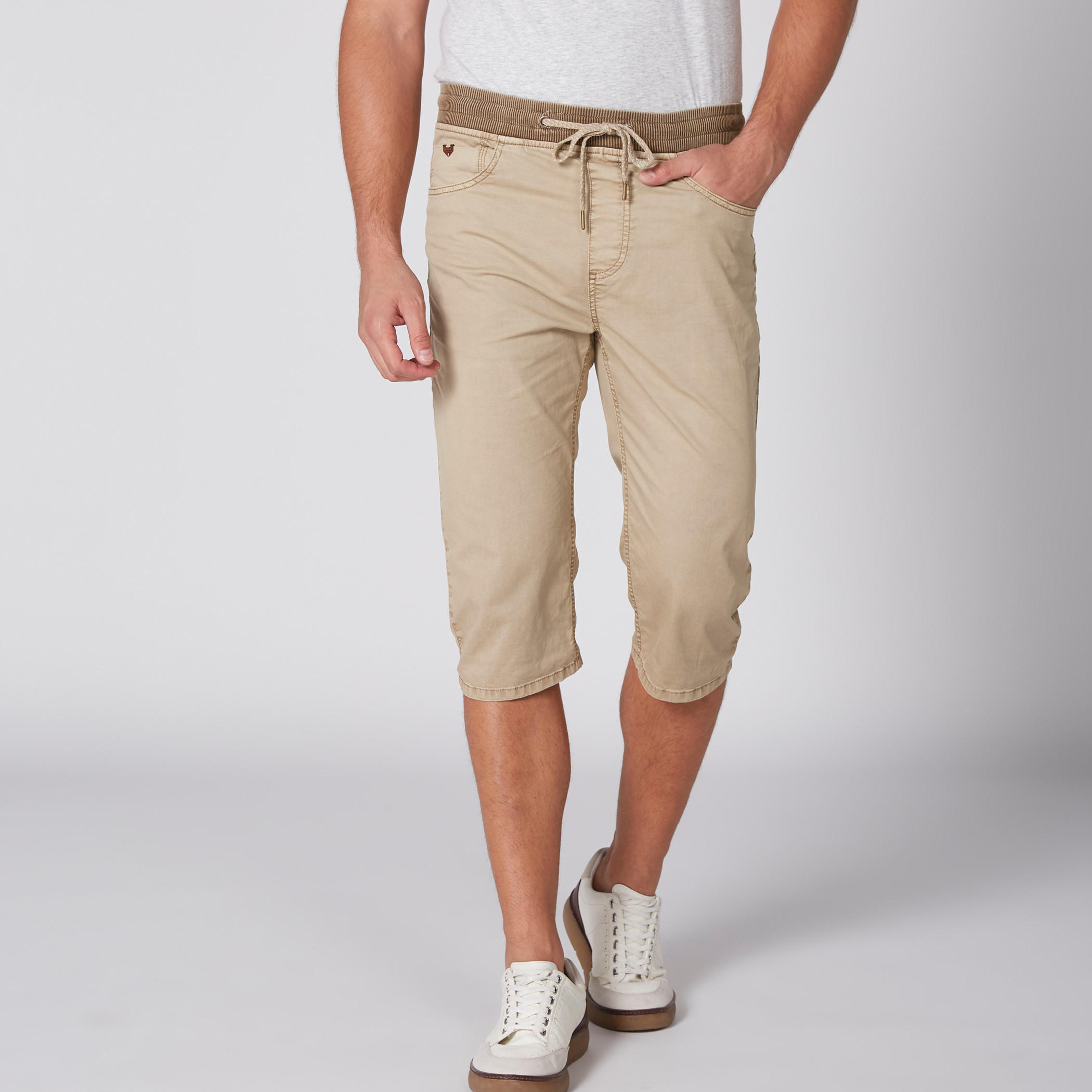 بنطال بطول 3/4 بخصر مطّاطي وجيوب ورباط-men-clothing-bottoms-trousersandchinos-trousers-image-1
