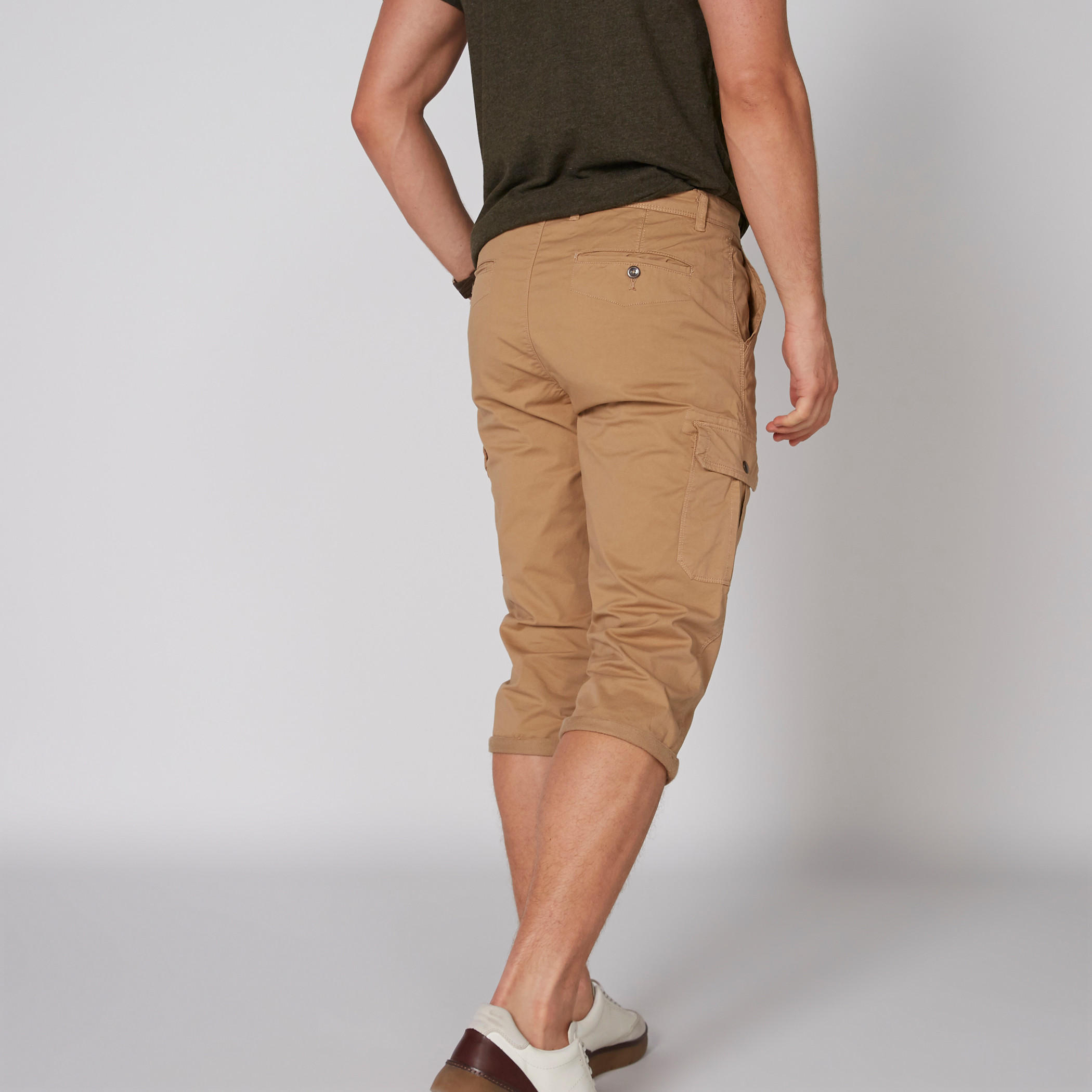بنطال 3/4 بجيوب وزر إغلاق وسحّاب-men-clothing-bottoms-trousersandchinos-trousers-image-2