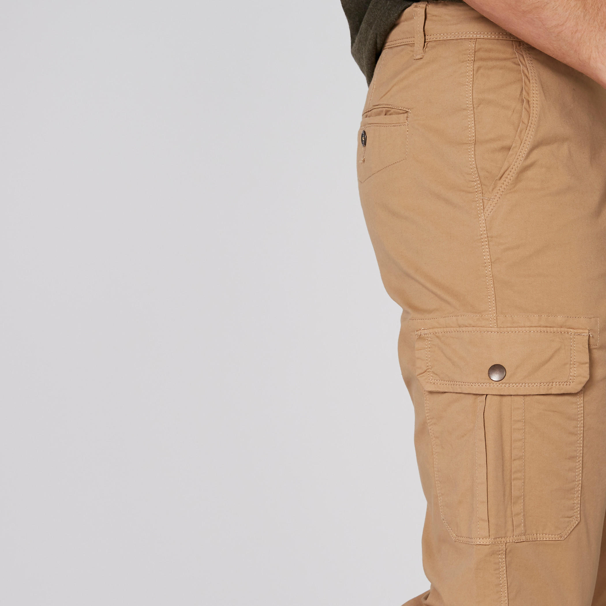 بنطال 3/4 بجيوب وزر إغلاق وسحّاب-men-clothing-bottoms-trousersandchinos-trousers-image-4