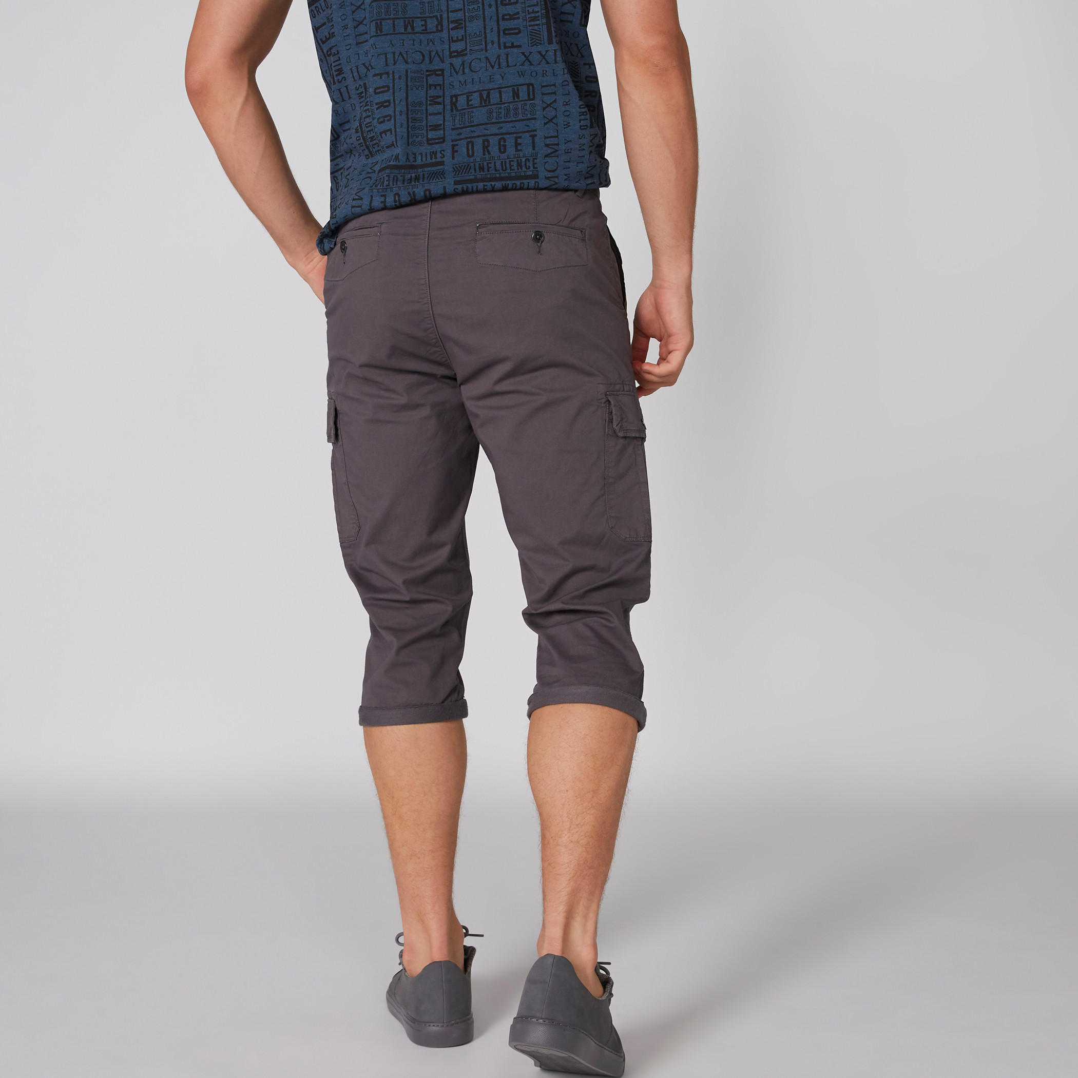 بنطال قصير بجيوب وزر إغلاق-men-clothing-bottoms-trousersandchinos-trousers-image-2