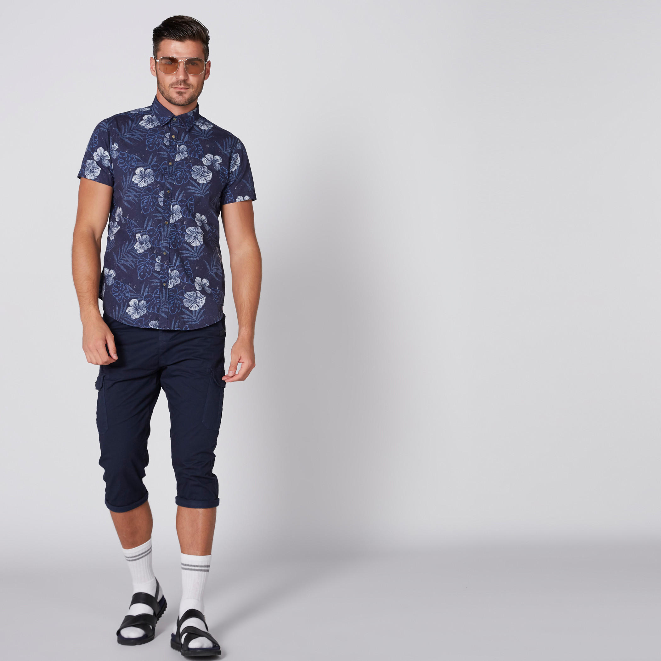 بنطال 3/4 بزر إغلاق وجيوب-men-clothing-bottoms-trousersandchinos-trousers-image-1