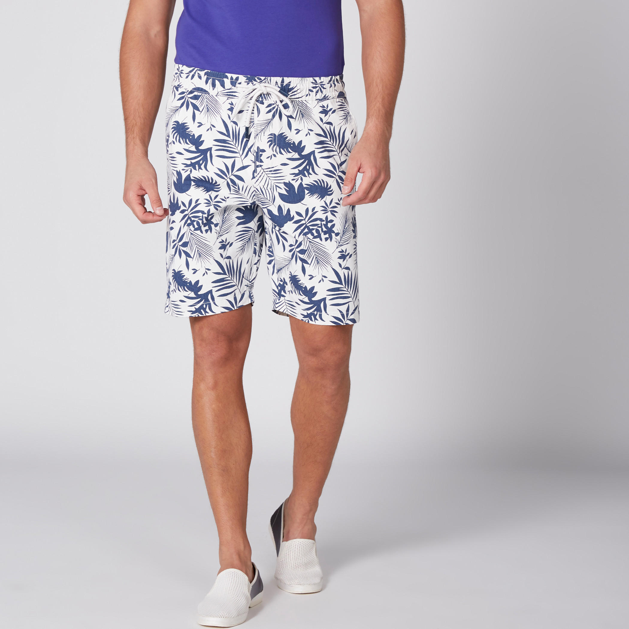 شورت بخصر مطّاطي وجيوب وطبعات-men-clothing-bottoms-shorts-image-3