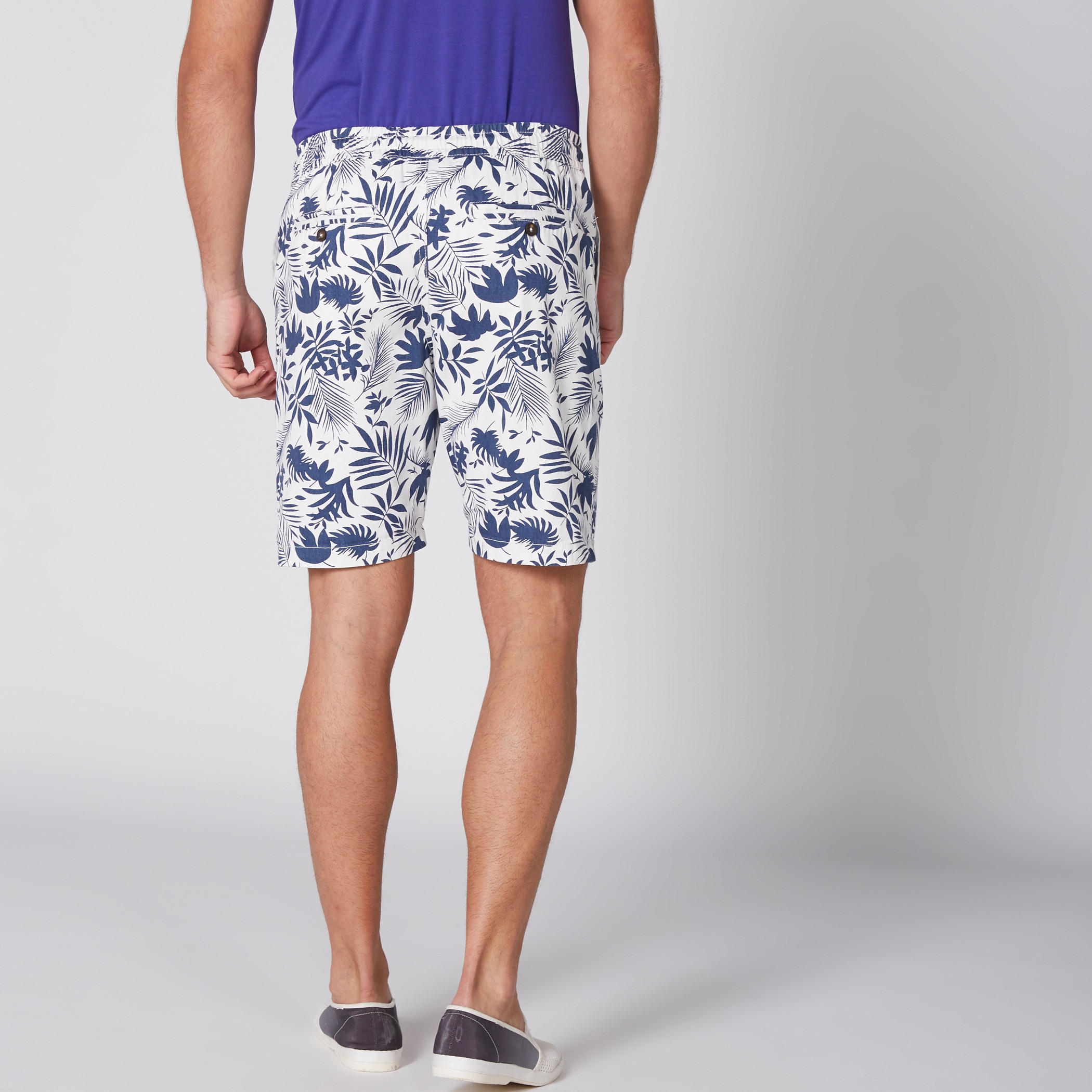 شورت بخصر مطّاطي وجيوب وطبعات-men-clothing-bottoms-shorts-image-5