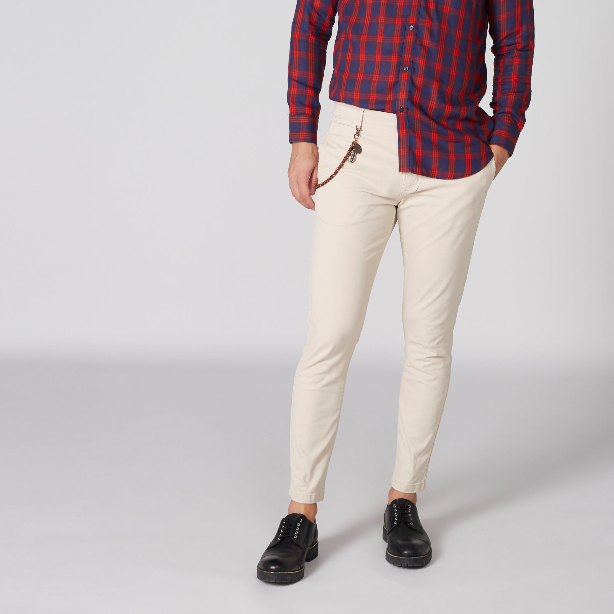 بنطال شينو طويل بجيوب-men-clothing-bottoms-trousersandchinos-trousers-image-1