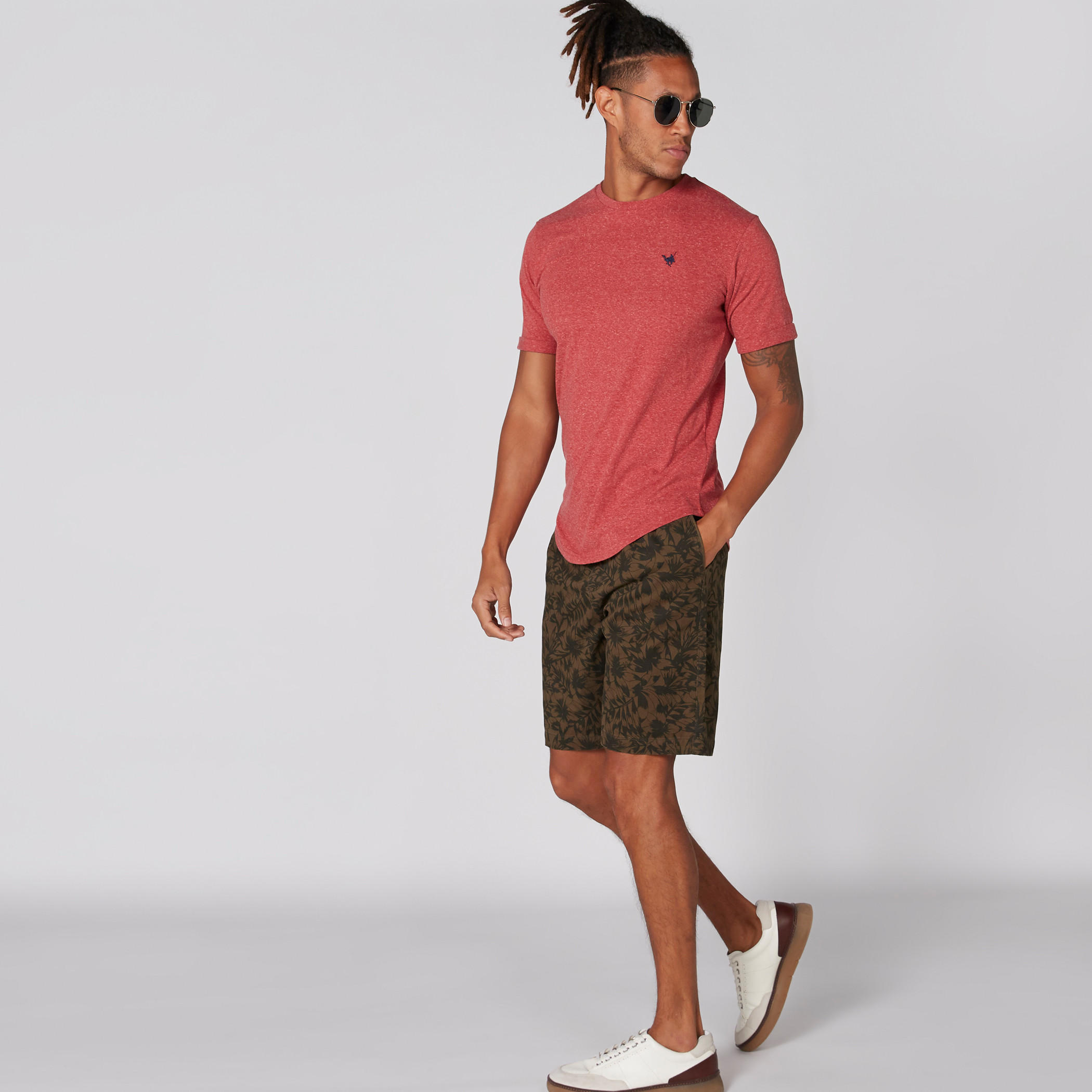 شورت بخصر مطّاطي وجيوب وطبعات-men-clothing-bottoms-shorts-image-1