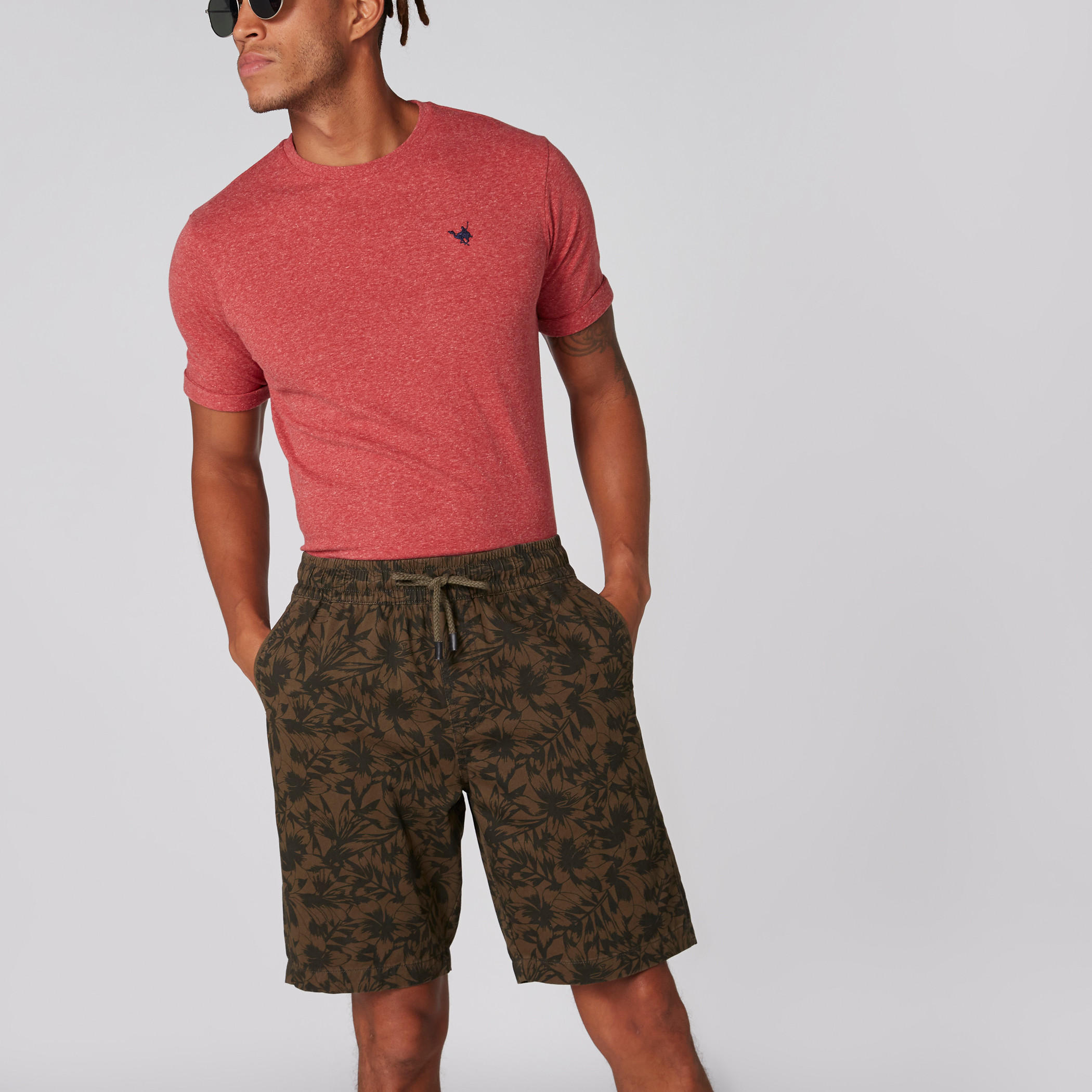 شورت بخصر مطّاطي وجيوب وطبعات-men-clothing-bottoms-shorts-image-3