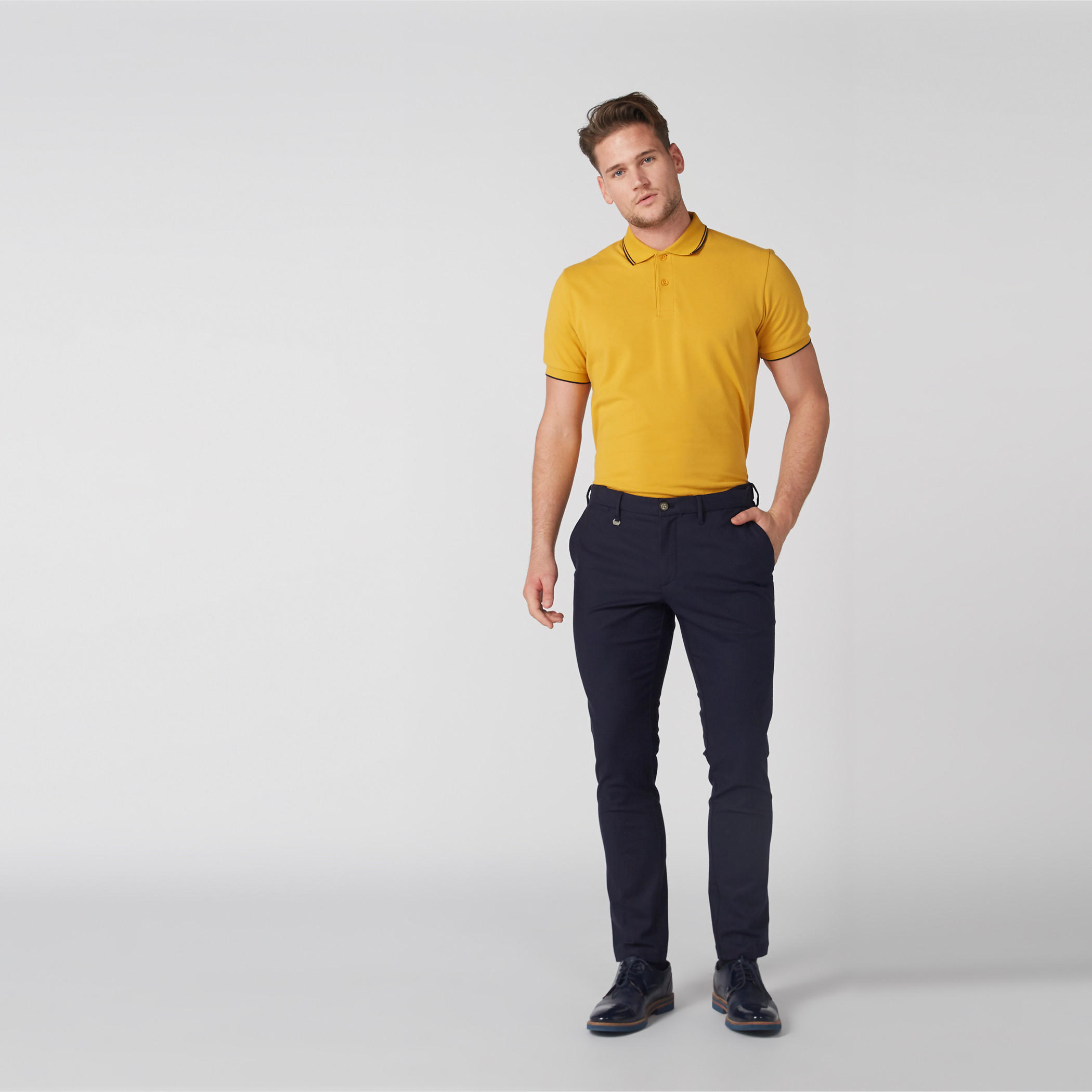 بنطال طويل بارز الملمس بزر إغلاق وجيوب-men-clothing-bottoms-trousersandchinos-trousers-image-1