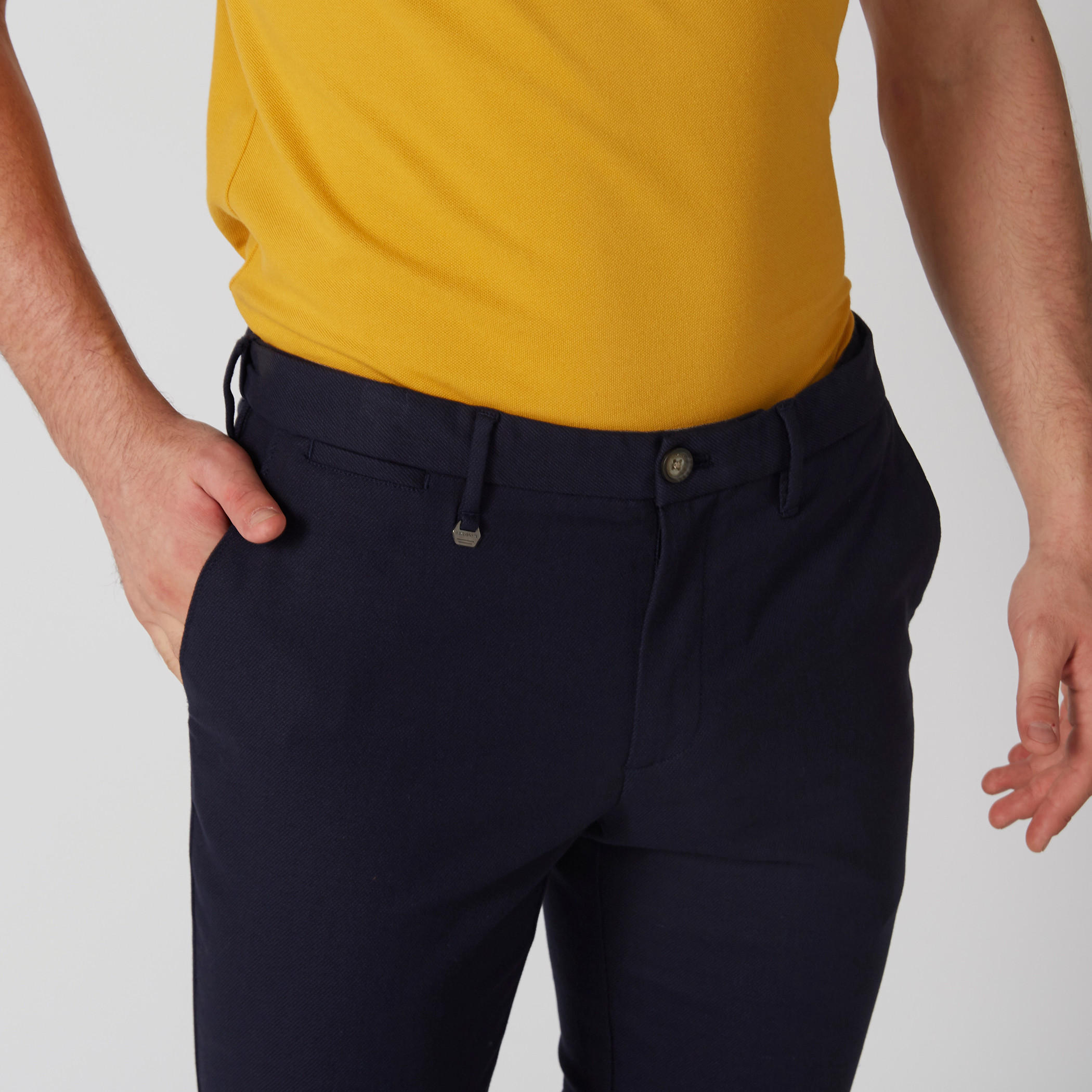 بنطال طويل بارز الملمس بزر إغلاق وجيوب-men-clothing-bottoms-trousersandchinos-trousers-image-4