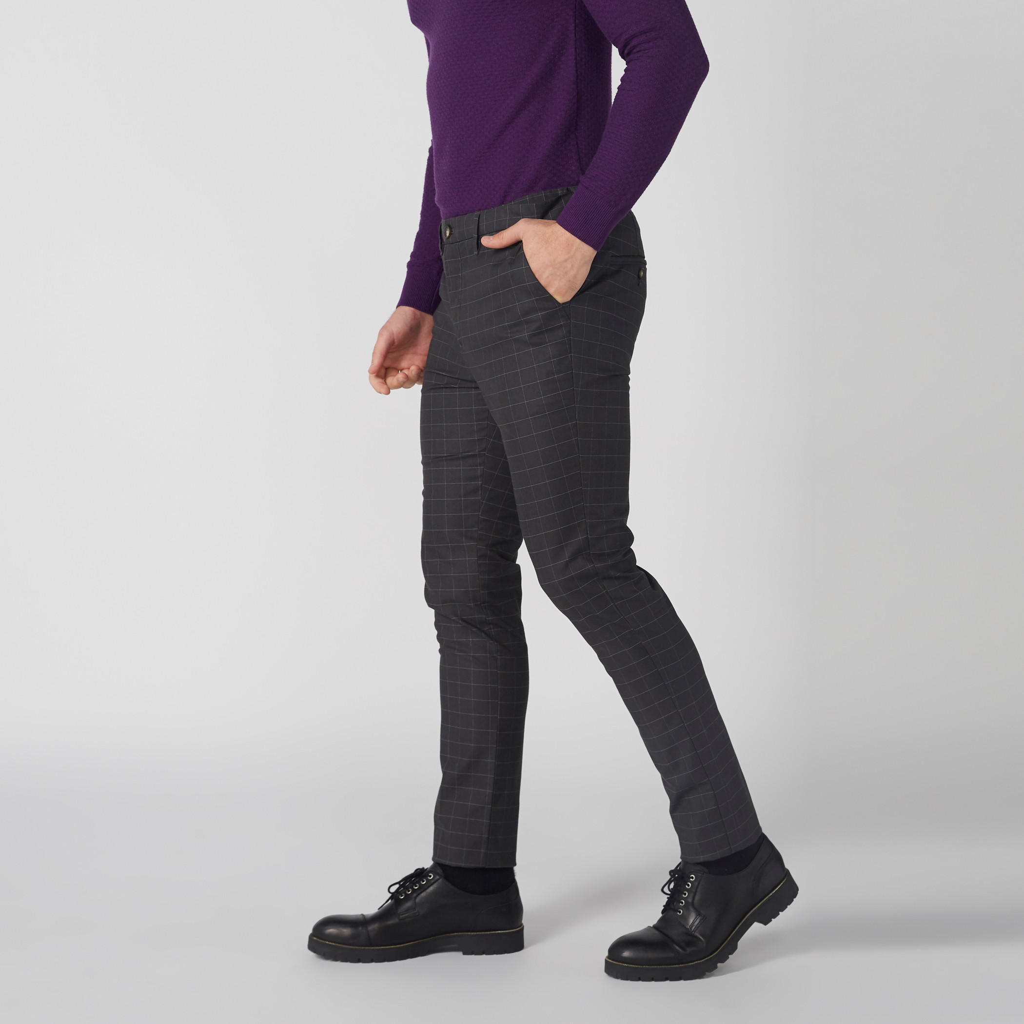 بنطال كاروهات طويل بزر إغلاق وجيوب-men-clothing-bottoms-trousersandchinos-trousers-image-1