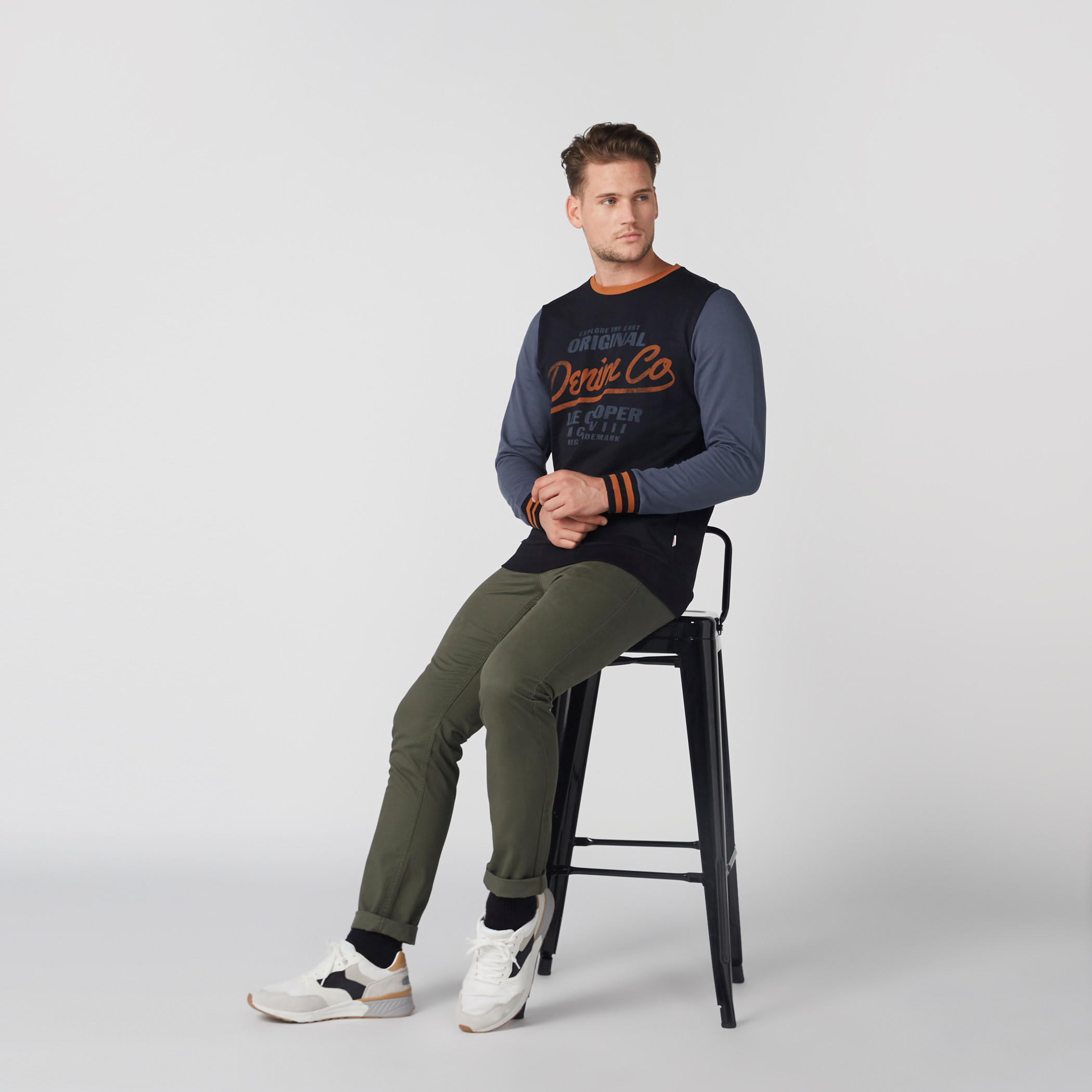بنطال شينو طويل بزر إغلاق وجيوب-men-clothing-bottoms-trousersandchinos-trousers-image-1