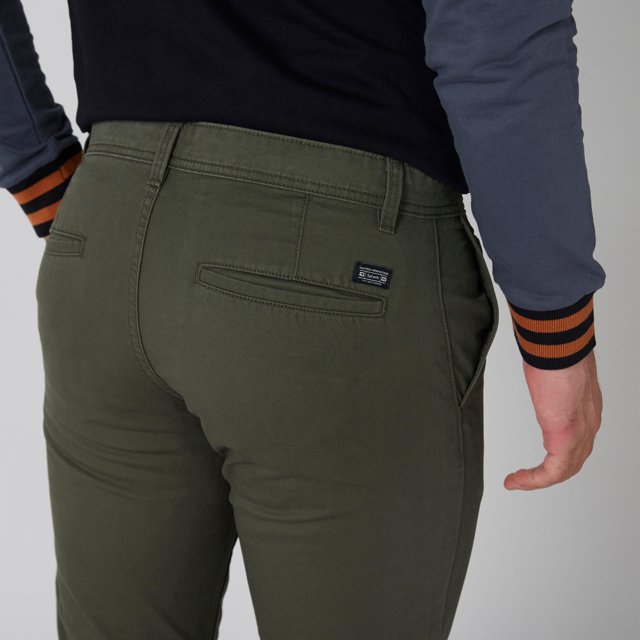 بنطال شينو طويل بزر إغلاق وجيوب-men-clothing-bottoms-trousersandchinos-trousers-image-4