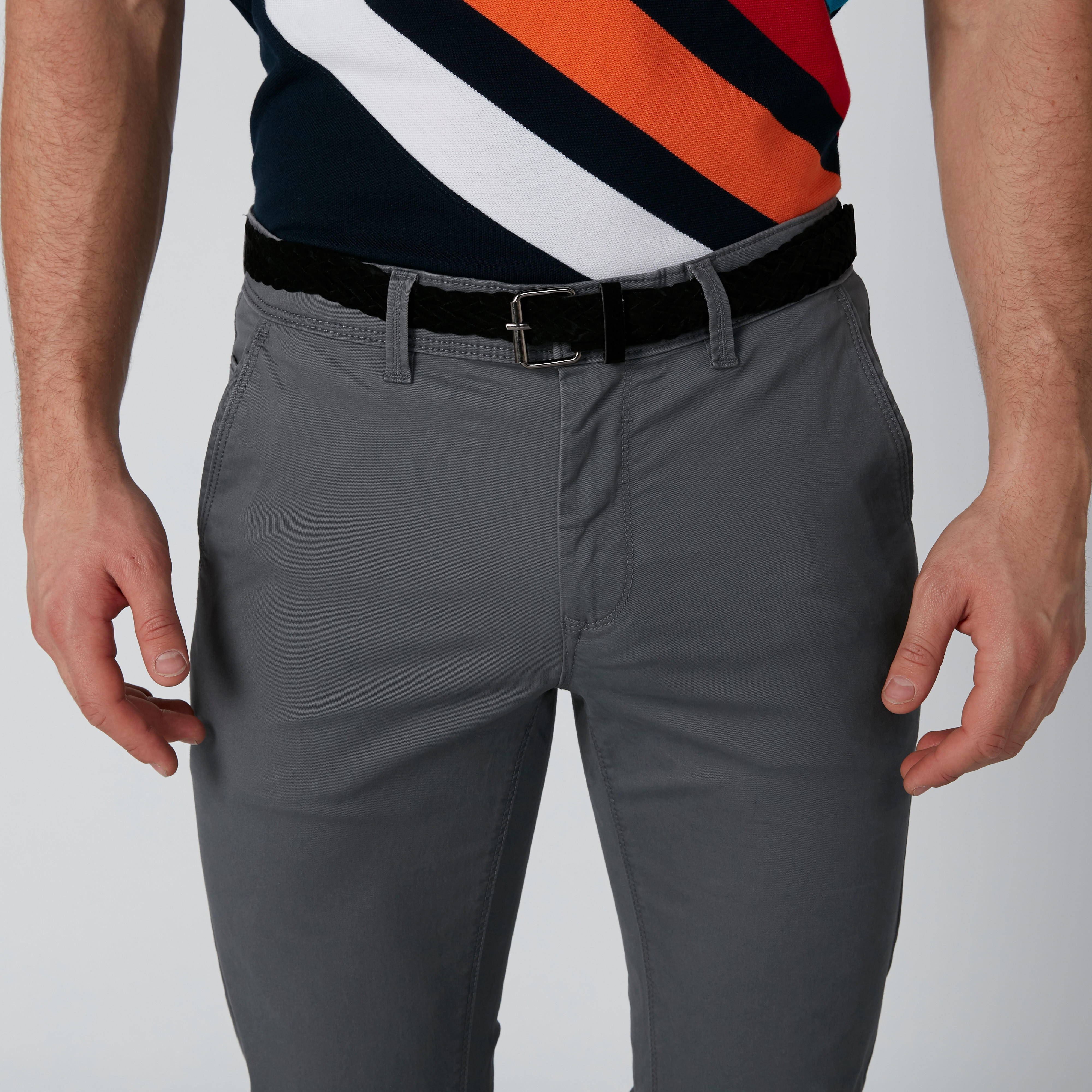 بنطال شينو بقصّة عاديّة وجيوب-men-clothing-bottoms-trousersandchinos-trousers-image-4