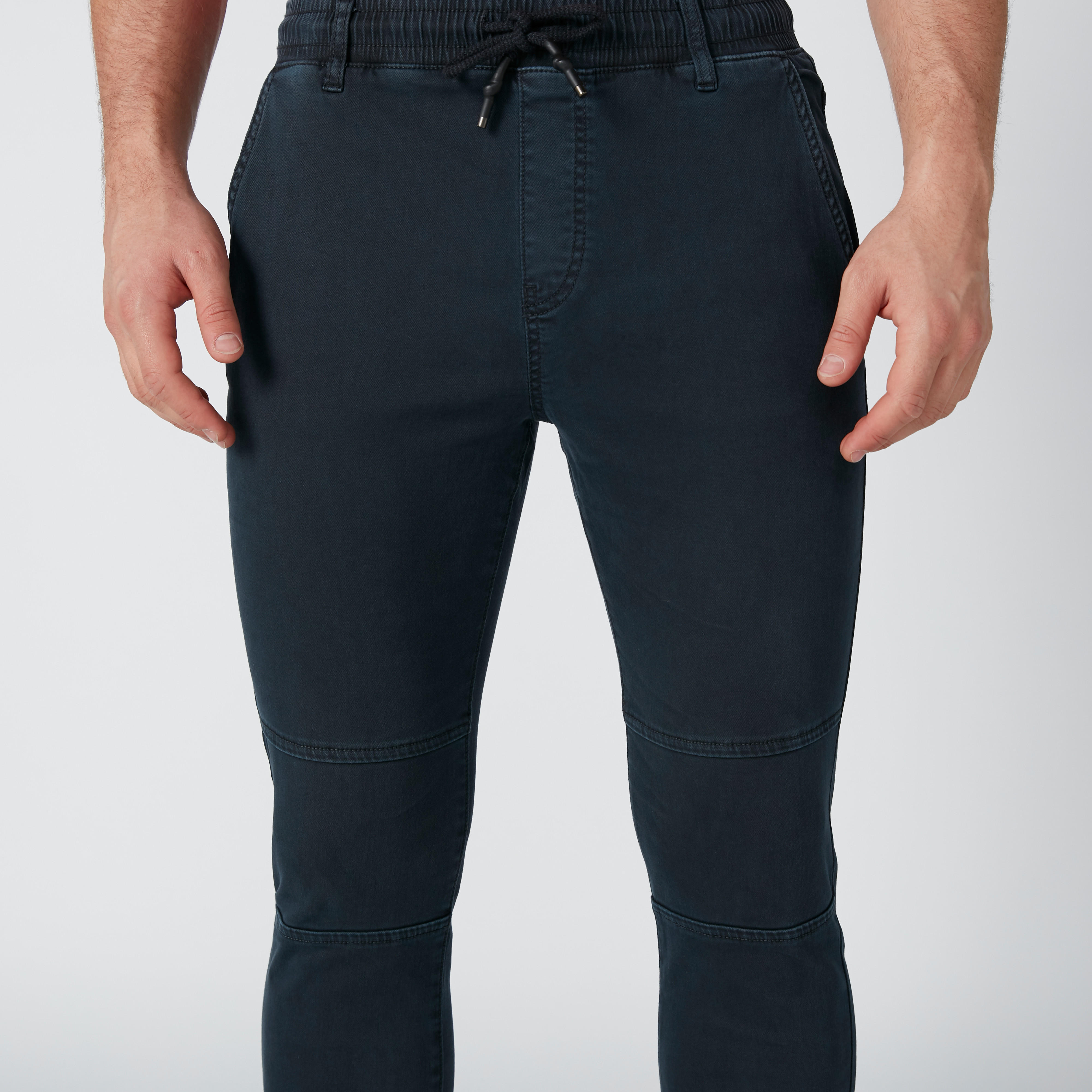 بنطال رياضي بخصر مرن وجيوب-men-clothing-bottoms-joggers-image-5