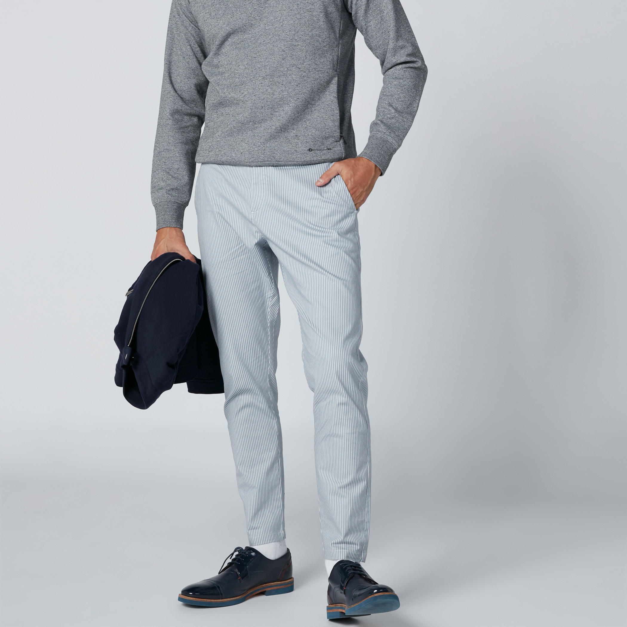 سروال عالي الخصر مقلّم بجيوب-men-clothing-bottoms-trousersandchinos-trousers-image-3