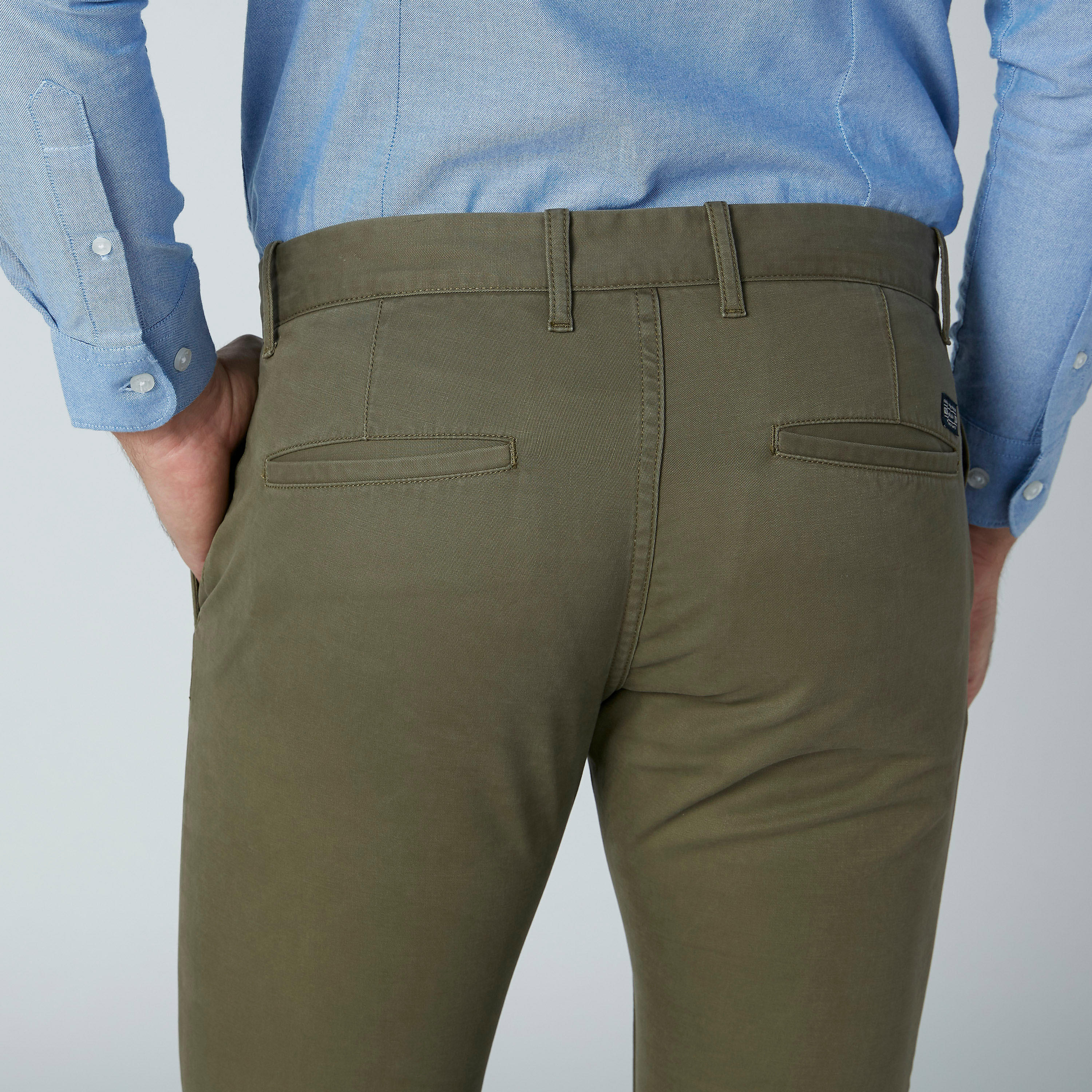 بنطال سادة بقصّة سليم وجيوب-men-clothing-bottoms-trousersandchinos-trousers-image-2