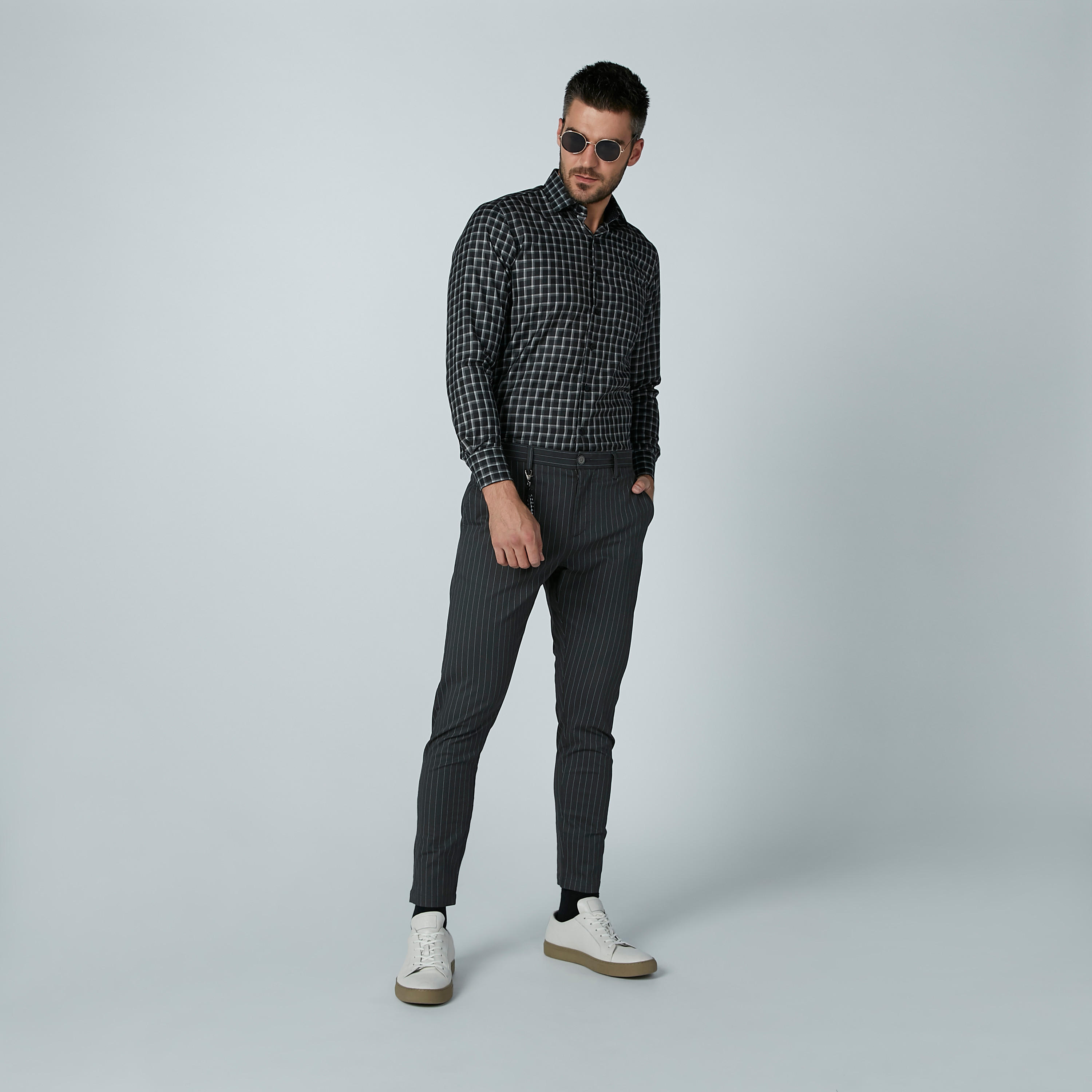 بنطال شينو مقلّم بخصر متوسط الارتفاع وجيوب-men-clothing-bottoms-trousersandchinos-trousers-image-7
