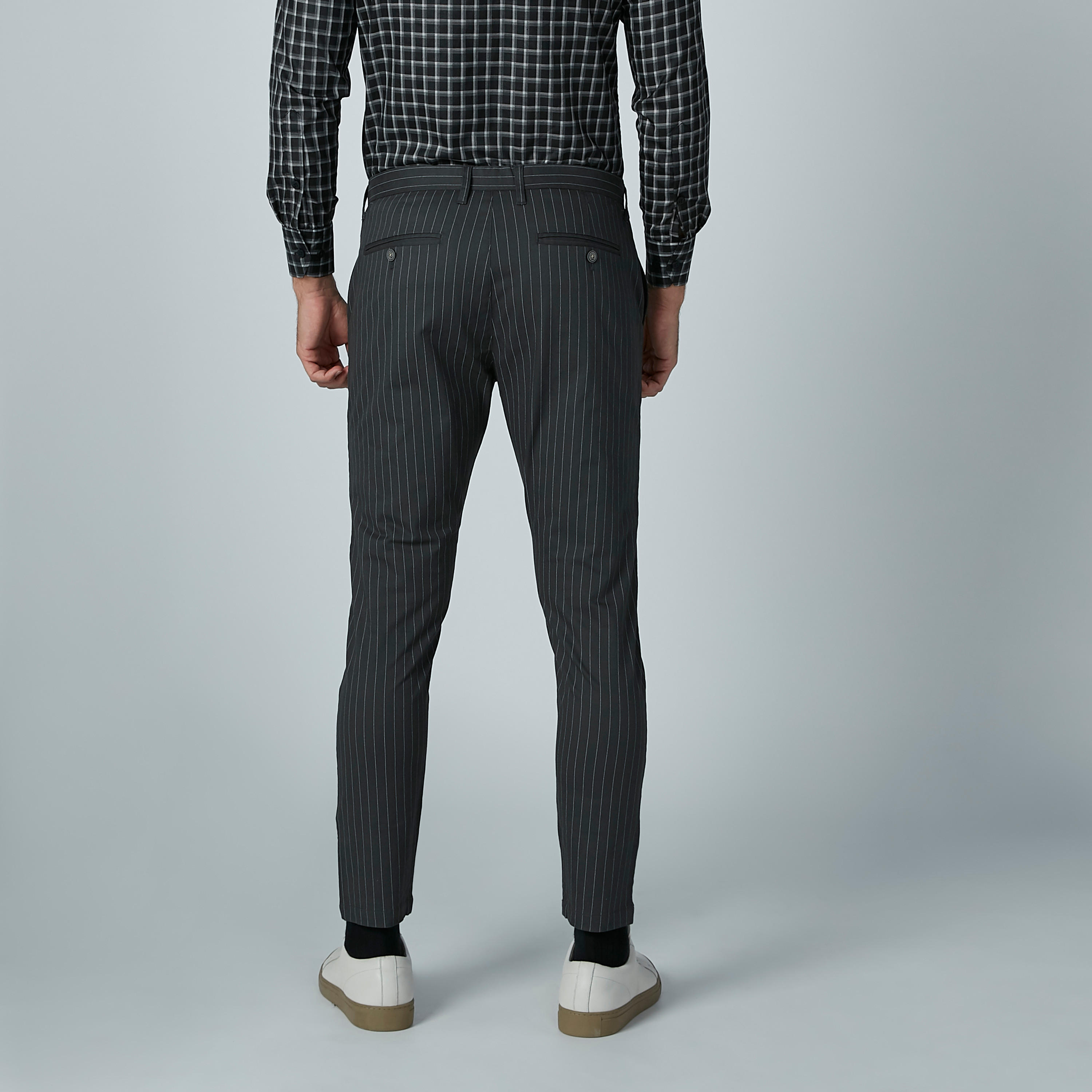 بنطال شينو مقلّم بخصر متوسط الارتفاع وجيوب-men-clothing-bottoms-trousersandchinos-trousers-image-10