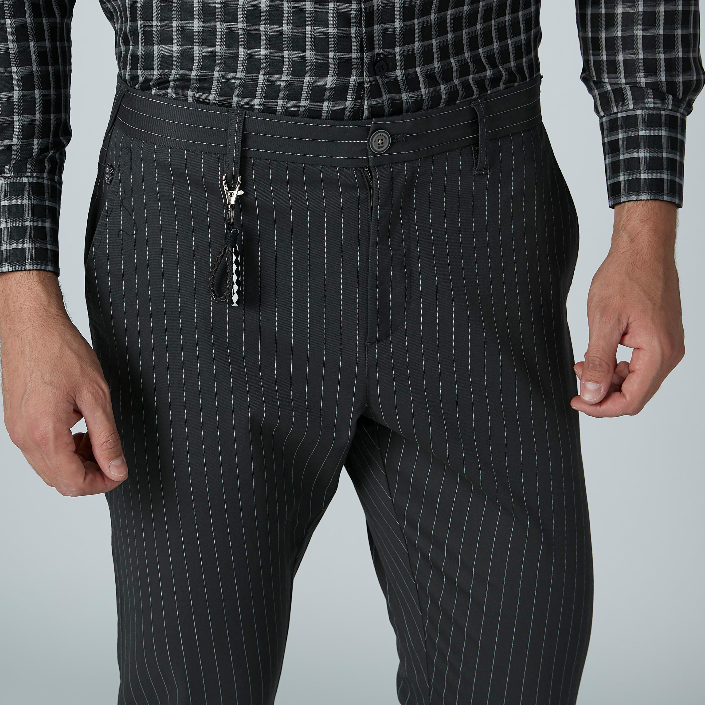 بنطال شينو مقلّم بخصر متوسط الارتفاع وجيوب-men-clothing-bottoms-trousersandchinos-trousers-image-11
