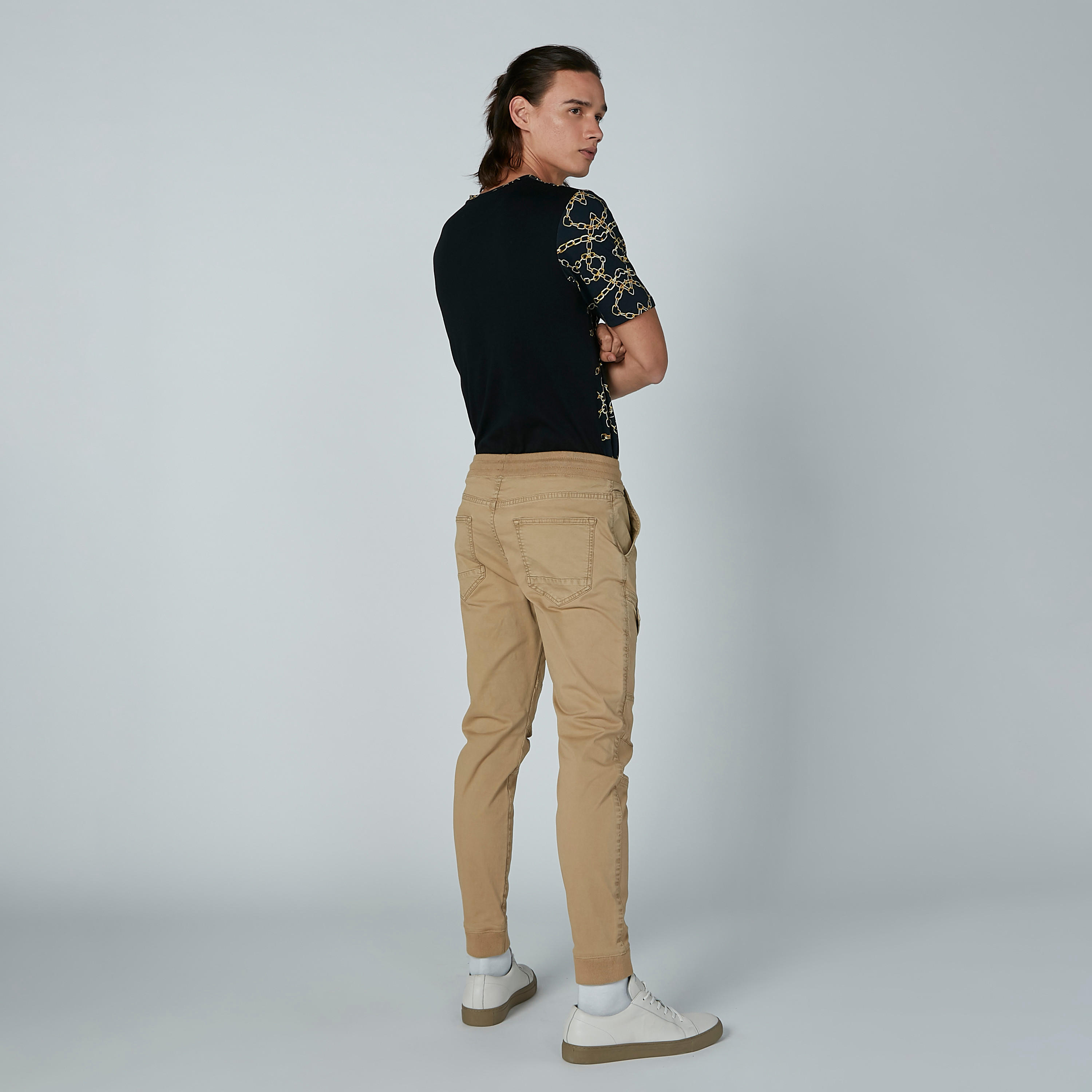 بنطال رياضي برباط وجيوب-men-clothing-bottoms-joggers-image-4
