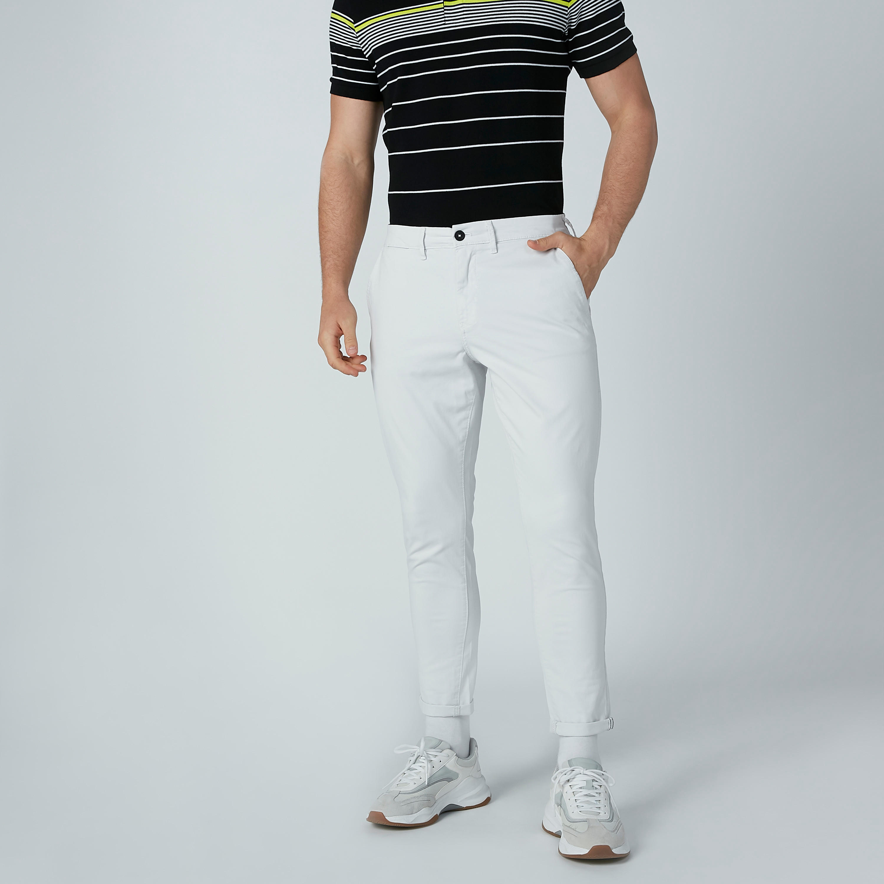 بنطال شينو بقصّة سليم وجيوب-men-clothing-bottoms-trousersandchinos-trousers-image-1