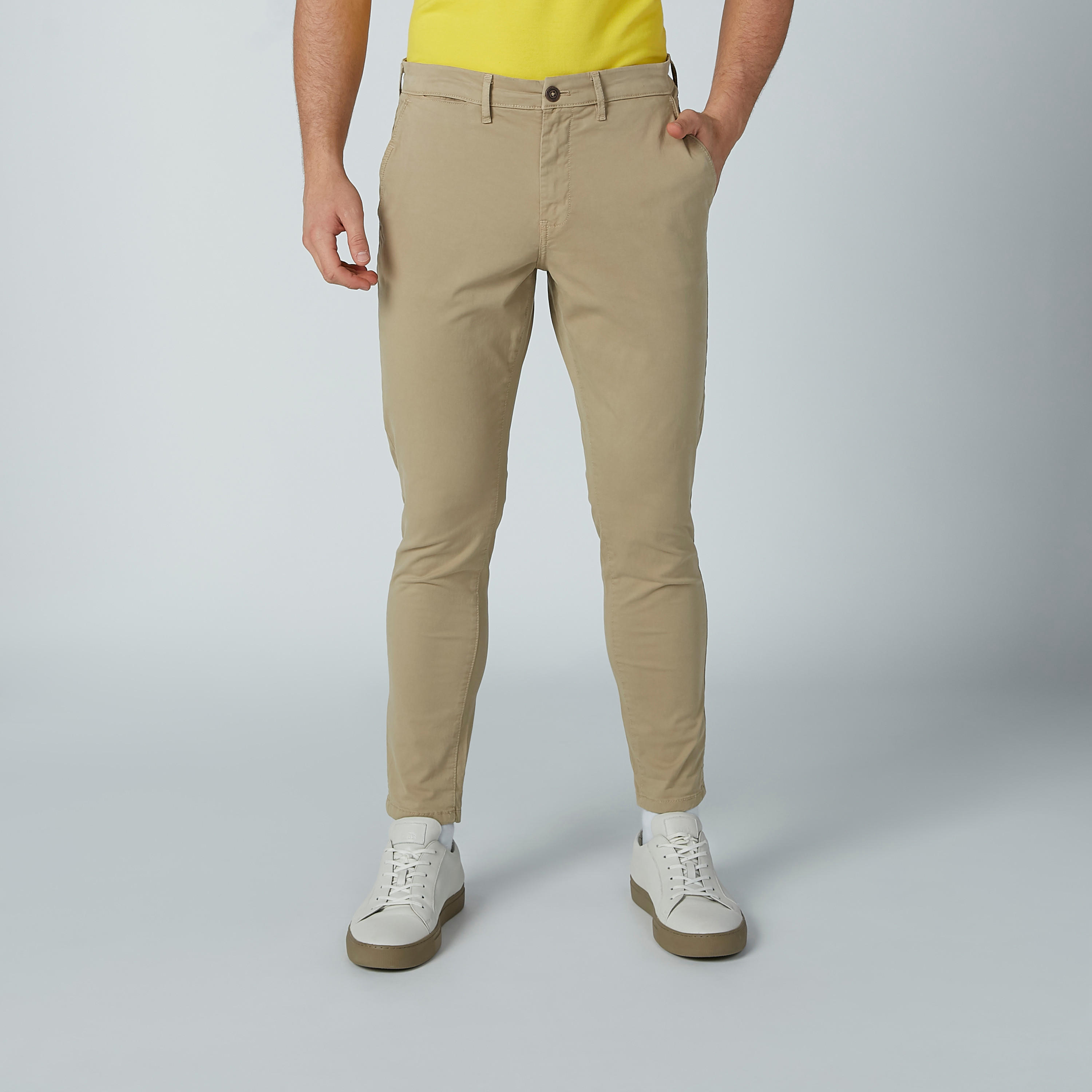 بنطال شينو سادة بسحّاب إغلاق وجيوب-men-clothing-bottoms-trousersandchinos-trousers-image-1