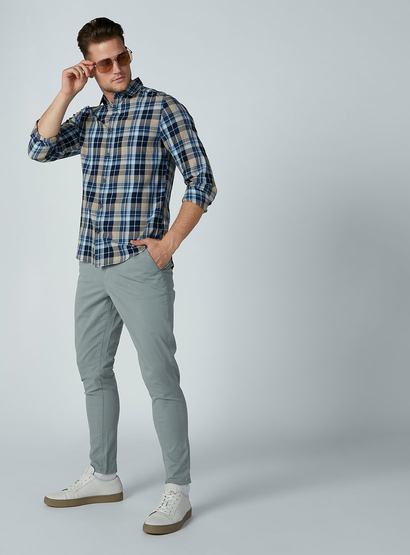 بنطال شينو بقصّة سليم وجيوب وسحّاب إغلاق-men-clothing-bottoms-trousersandchinos-trousers-image-1