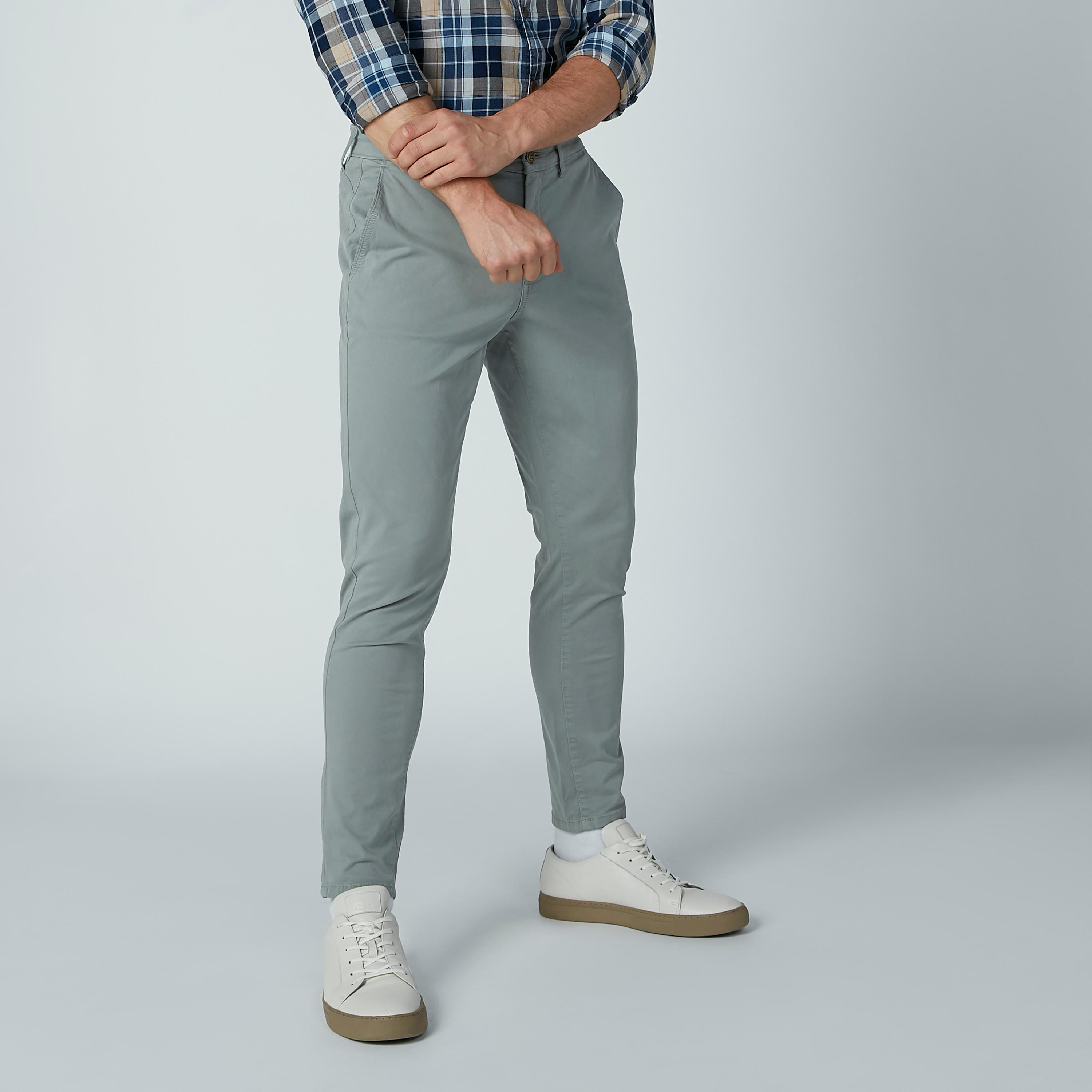 بنطال شينو بقصّة سليم وجيوب وسحّاب إغلاق-men-clothing-bottoms-trousersandchinos-trousers-image-3