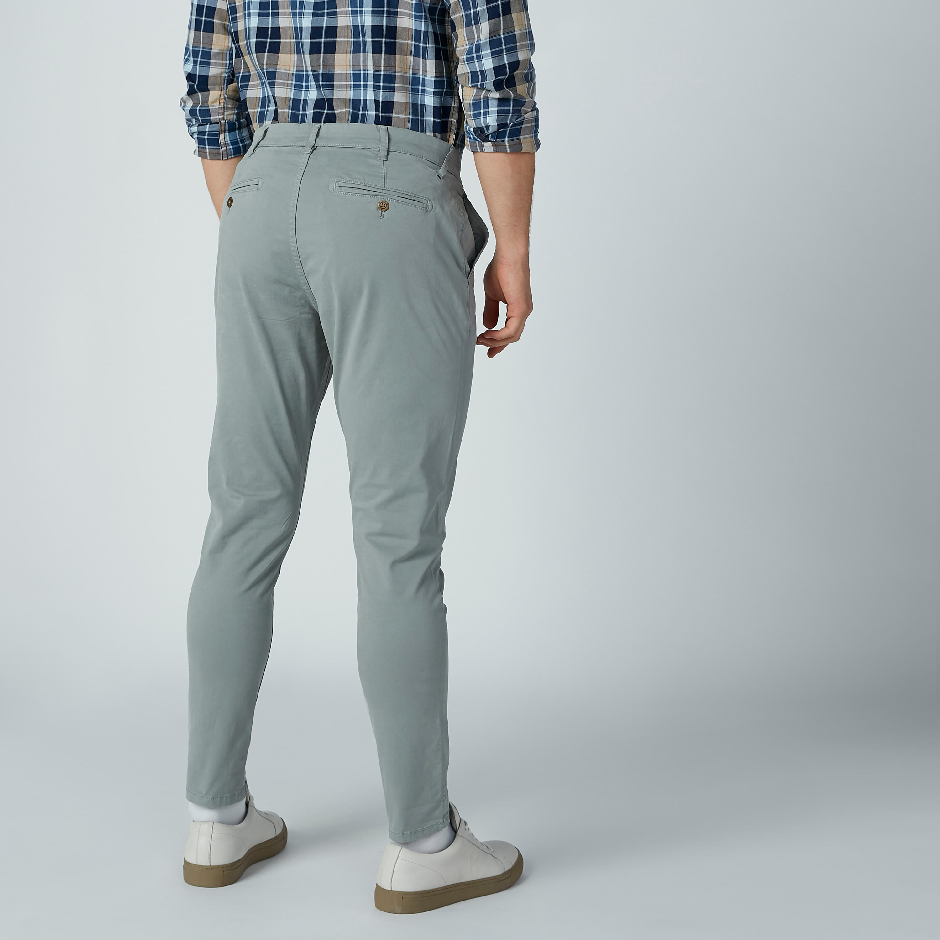 بنطال شينو بقصّة سليم وجيوب وسحّاب إغلاق-men-clothing-bottoms-trousersandchinos-trousers-image-6
