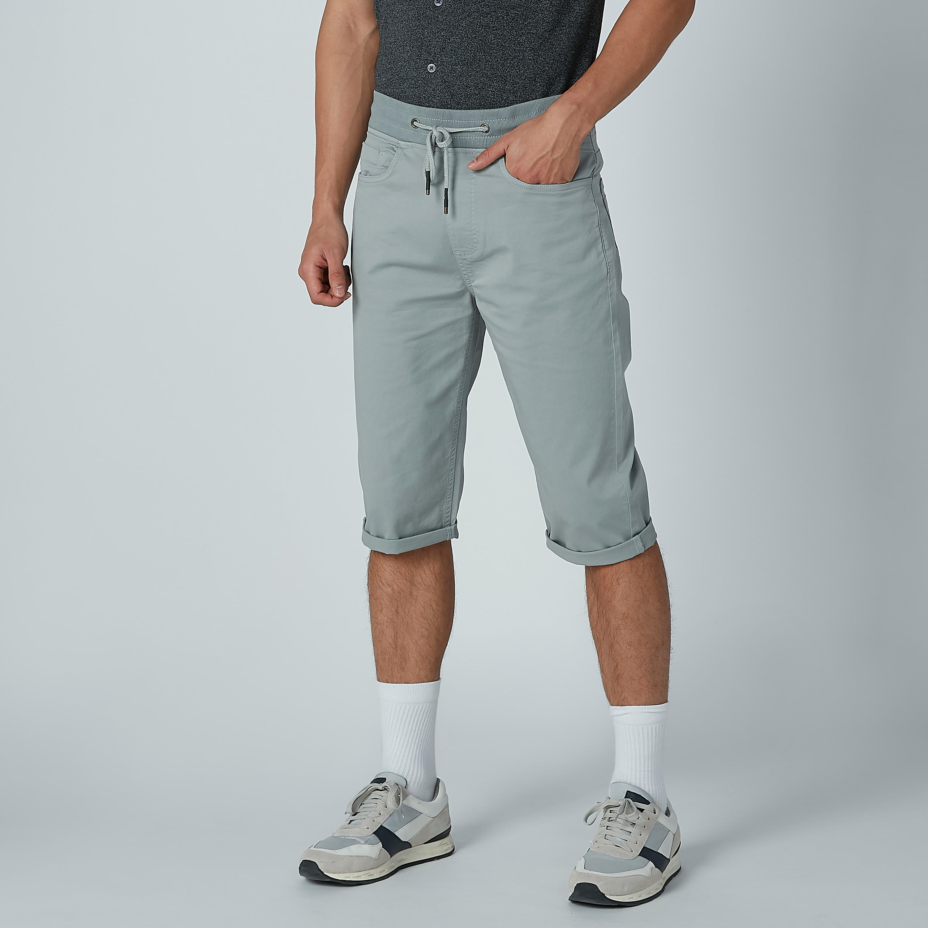 شورت سادة برباط وجيوب-men-clothing-bottoms-shorts-image-2